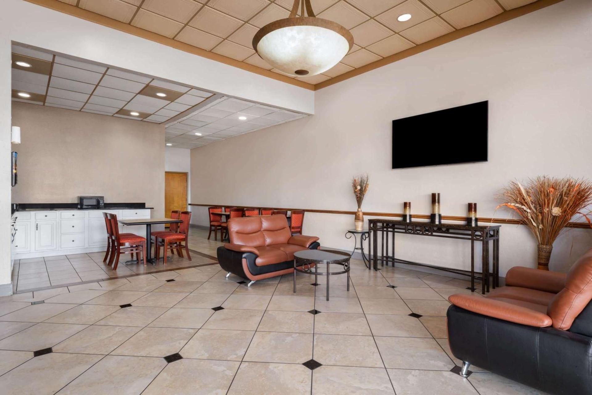 Super 8 by Wyndham Longview/North photo 6