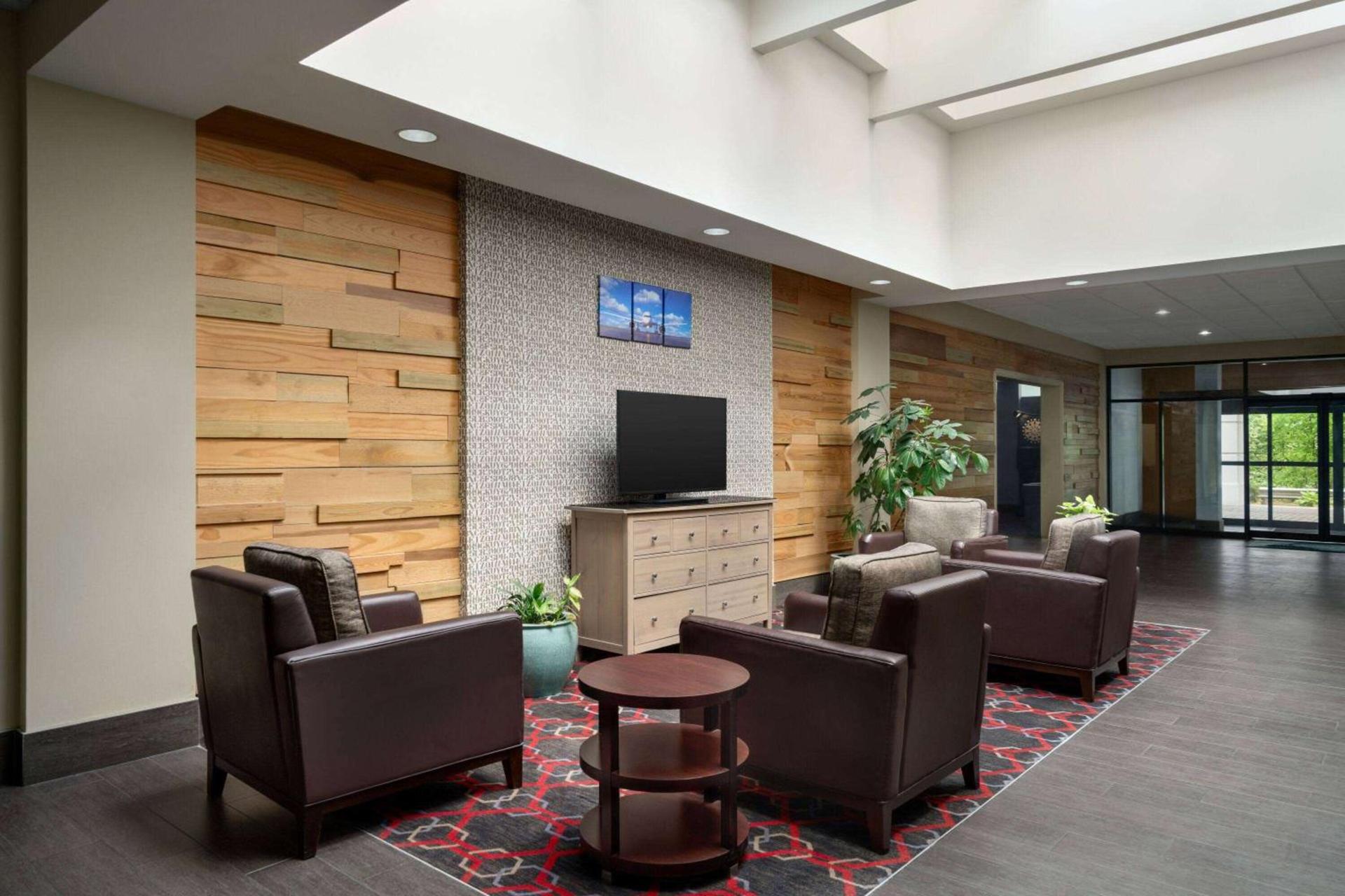 Wyndham Garden Inn Pittsburgh Airport photo 9