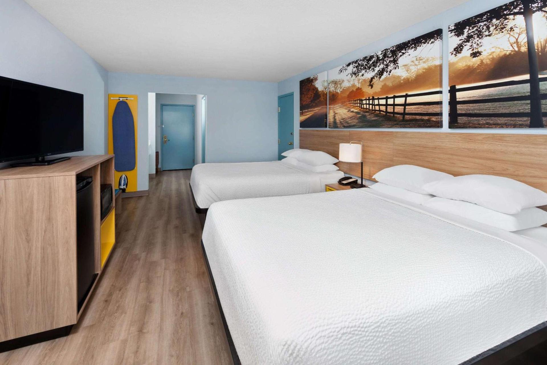 Days Inn & Suites by Wyndham Siler City photo 11