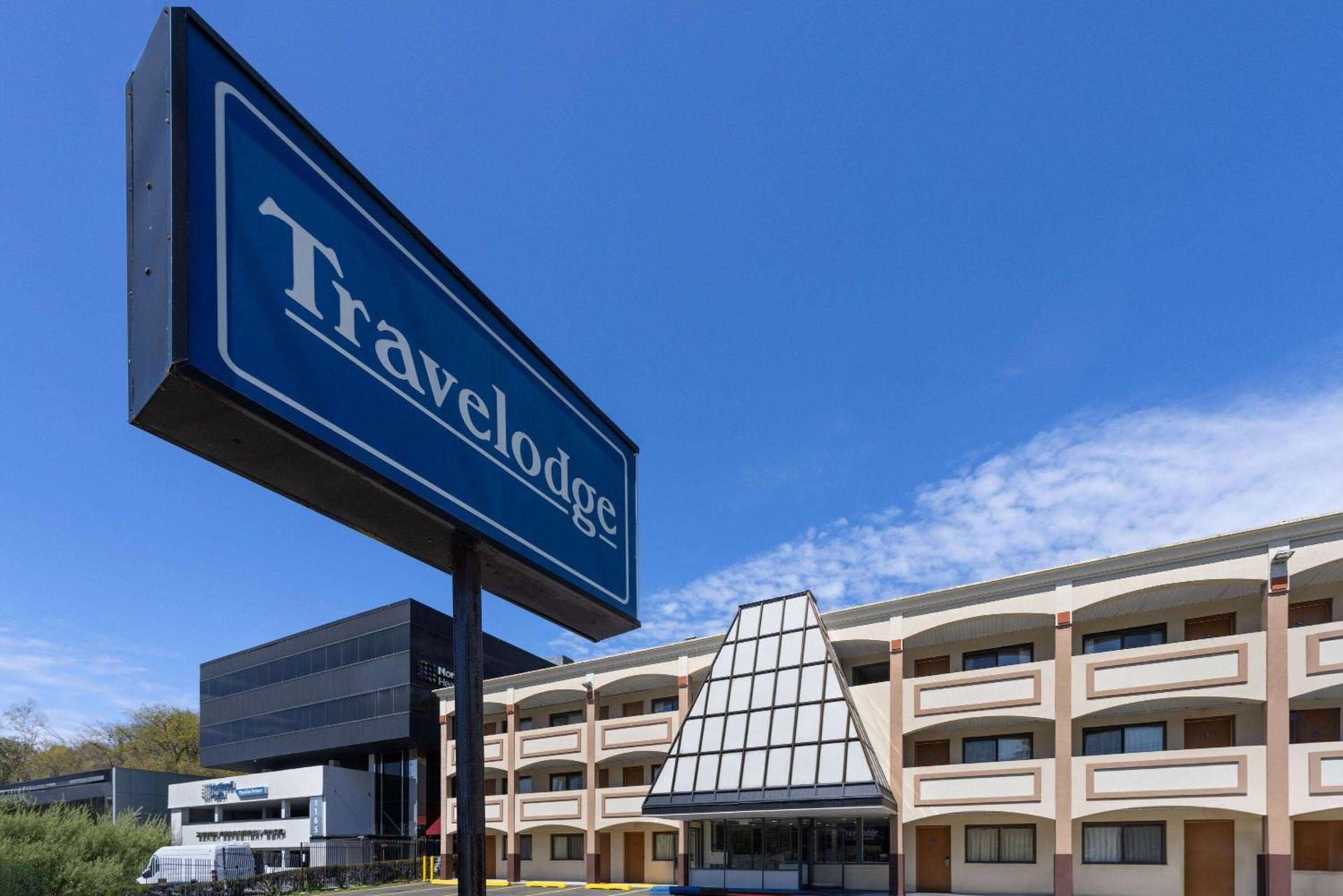 Travelodge by Wyndham Manhasset photo 1