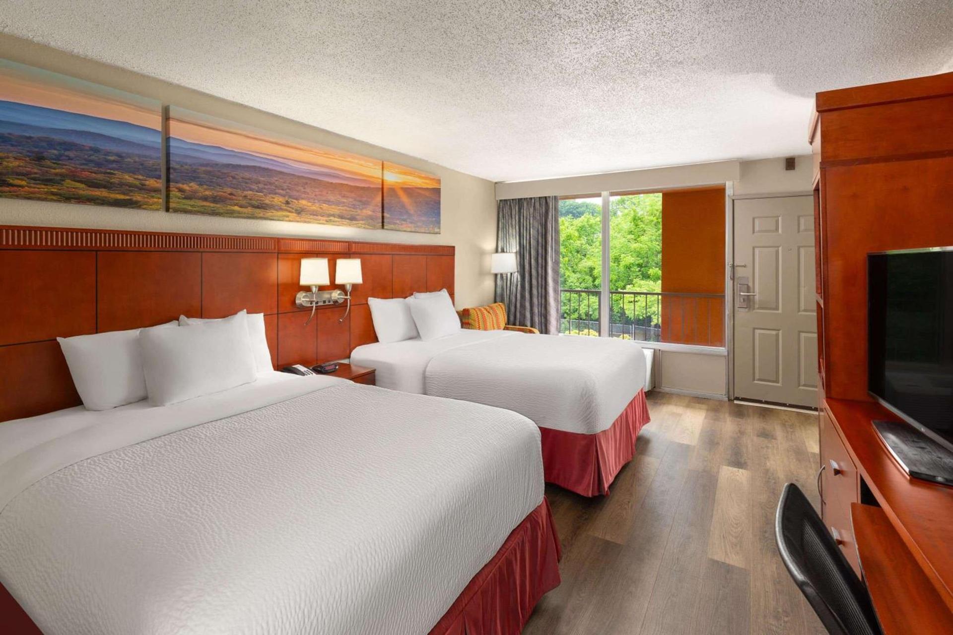 Days Inn by Wyndham Knoxville East photo 15