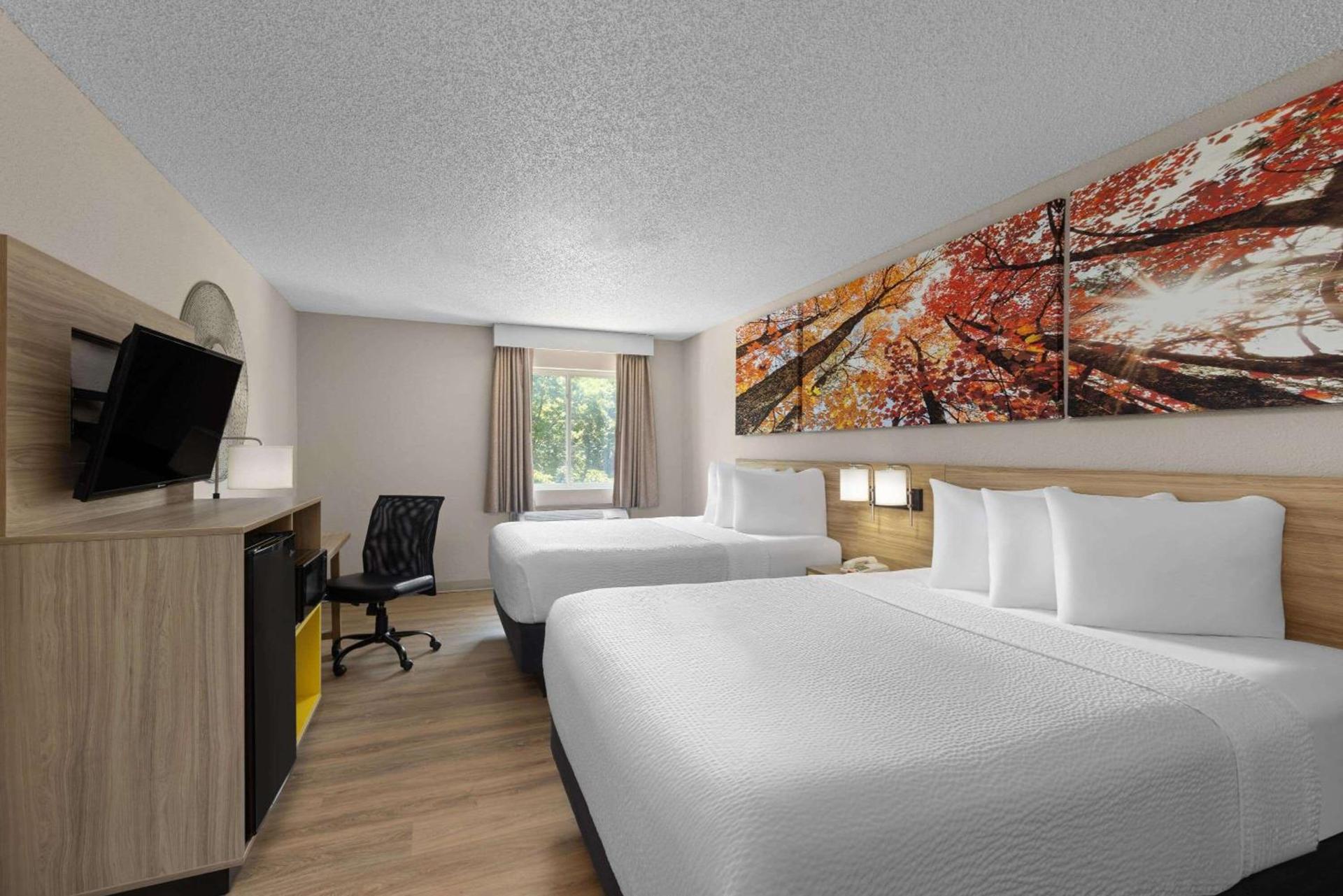 Days Inn by Wyndham Carthage photo 9