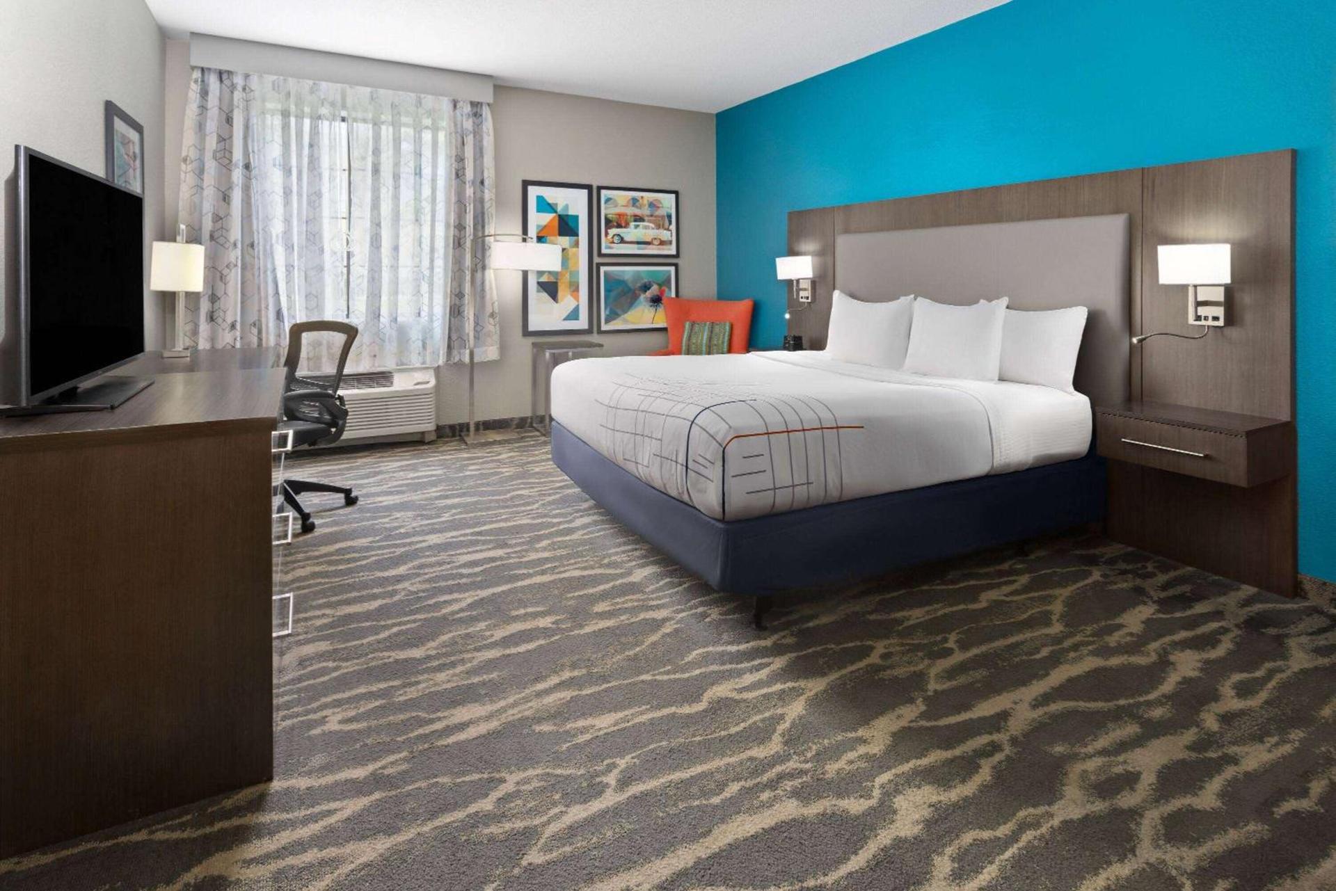 La Quinta by Wyndham Kokomo photo 20