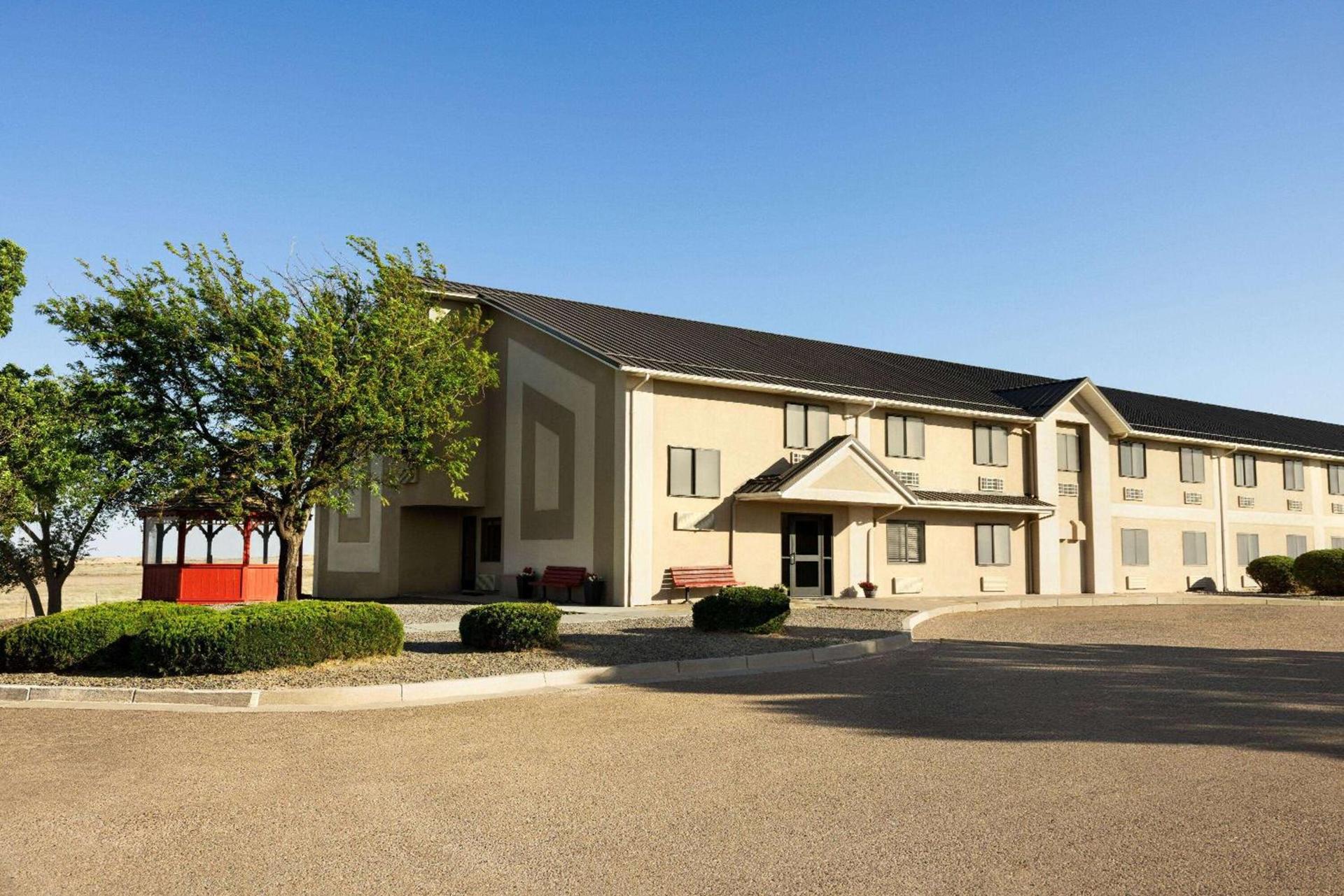Travelodge by Wyndham Vaughn photo 2
