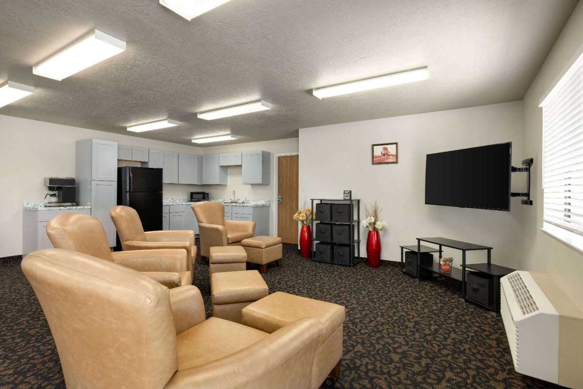 Travelodge by Wyndham Vaughn photo 4