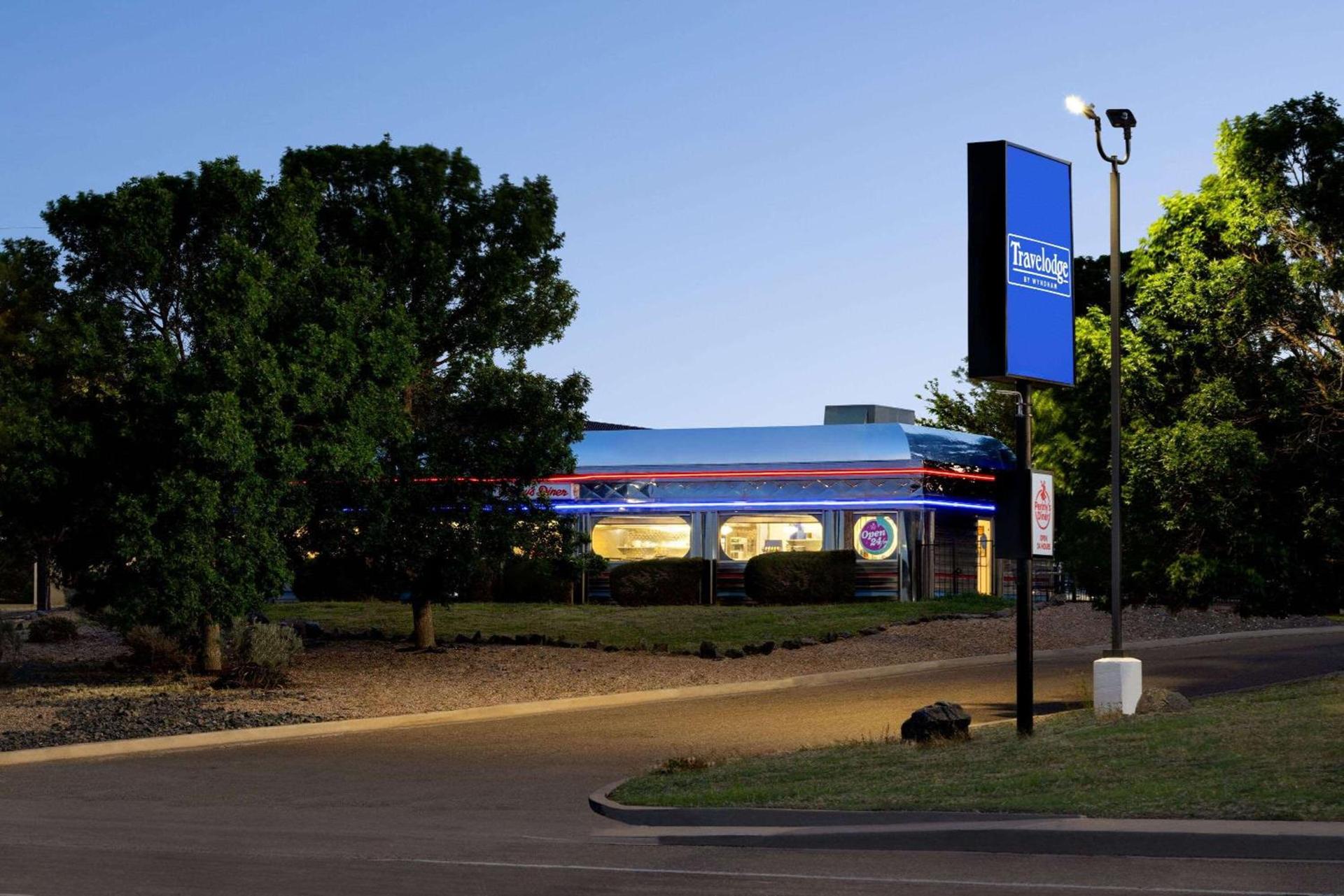 Travelodge by Wyndham Vaughn photo 3