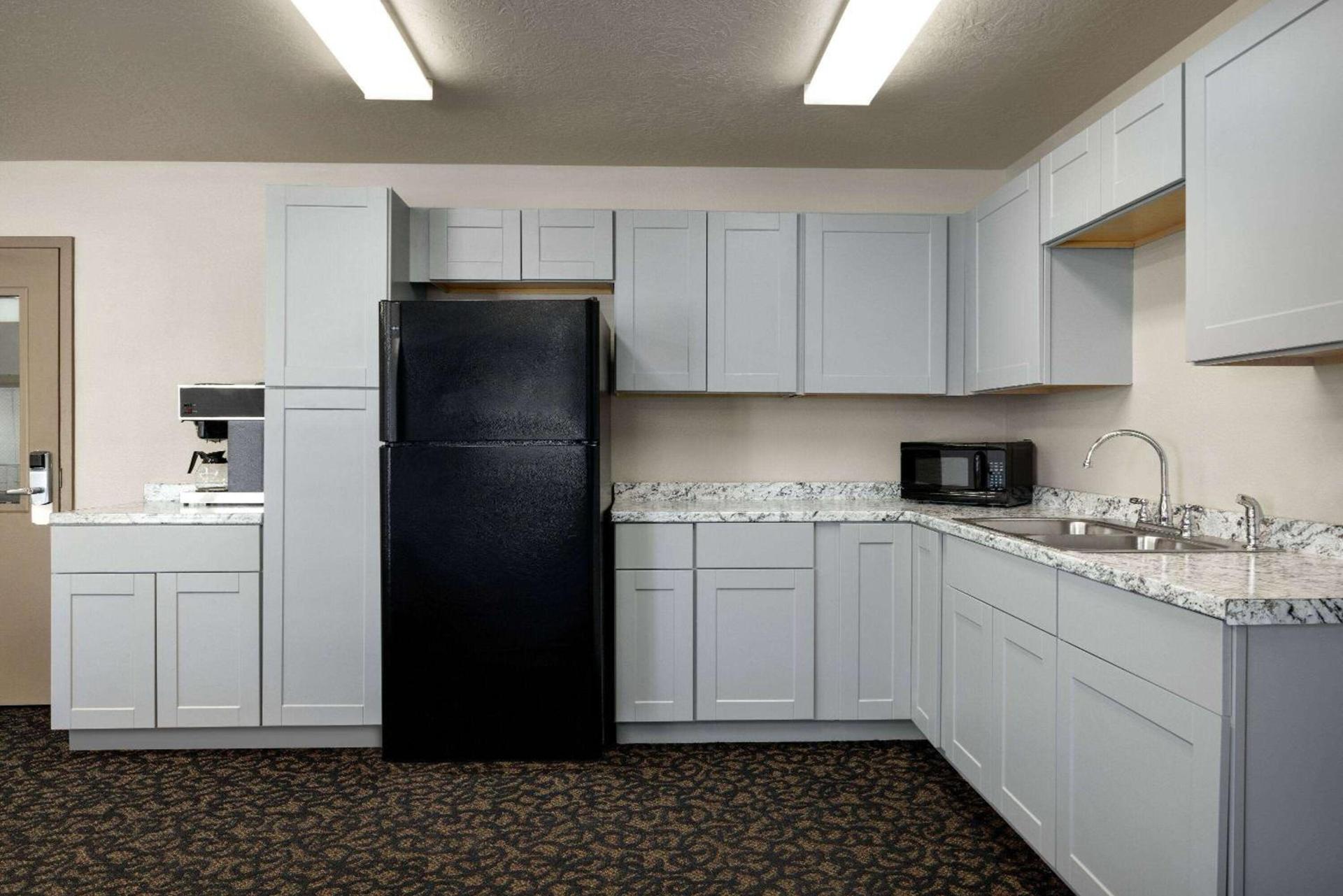 Travelodge by Wyndham Vaughn photo 5