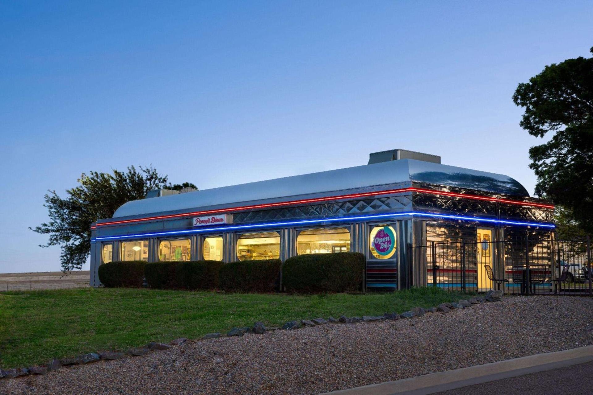 Travelodge by Wyndham Vaughn photo 9