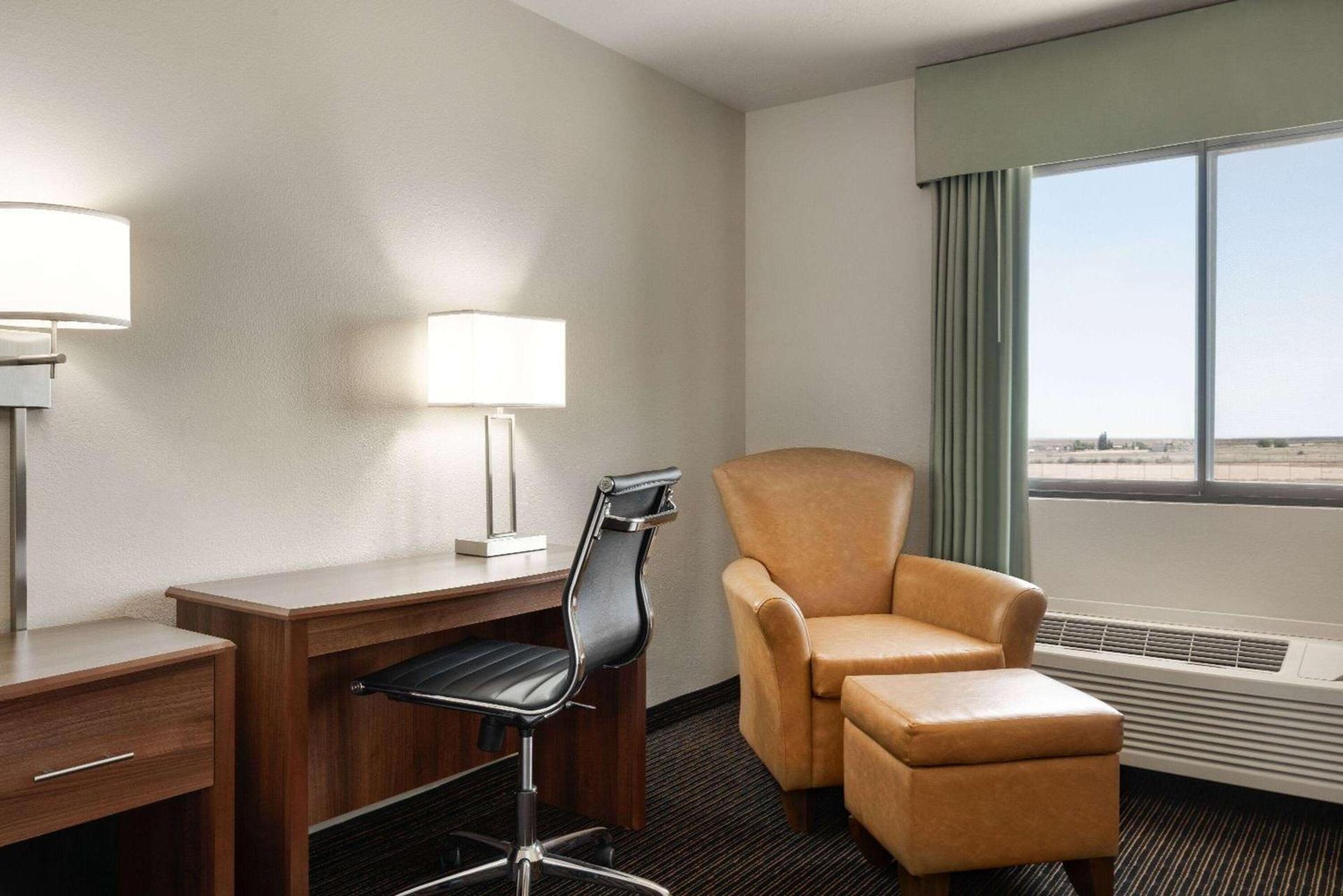 Travelodge by Wyndham Vaughn photo 15