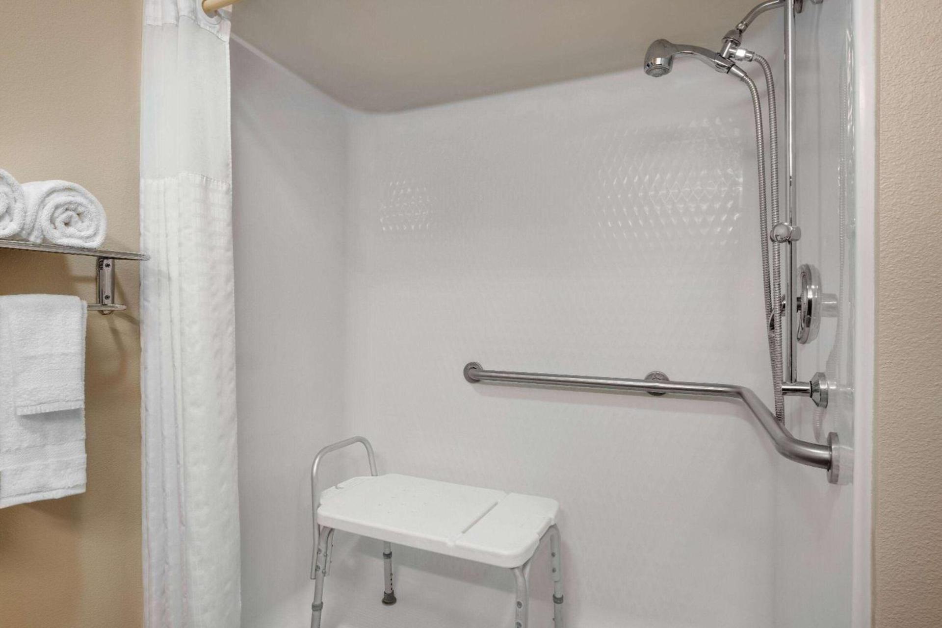 Travelodge by Wyndham Vaughn photo 20