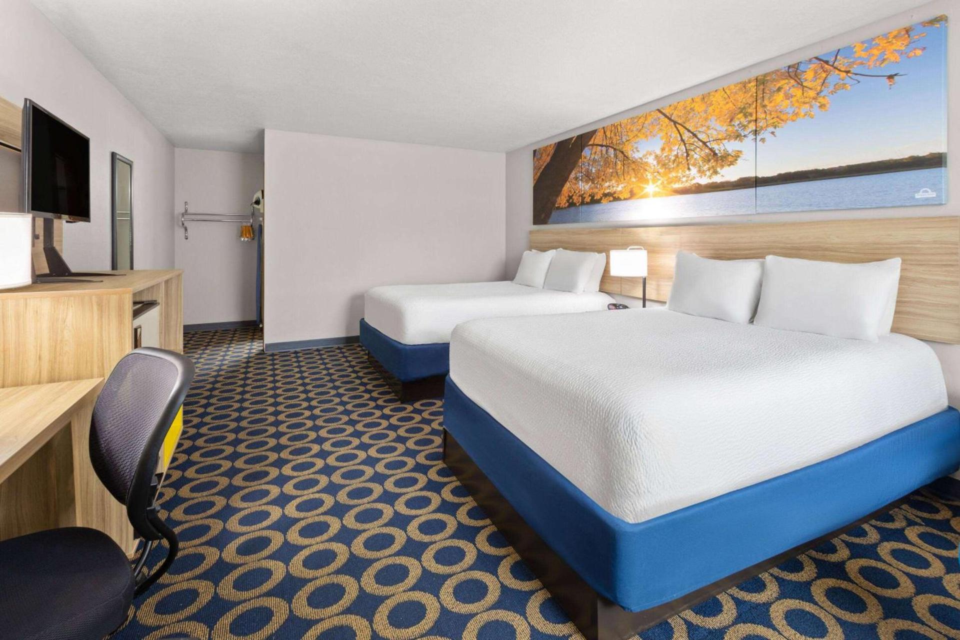 Days Inn by Wyndham Wauseon photo 13