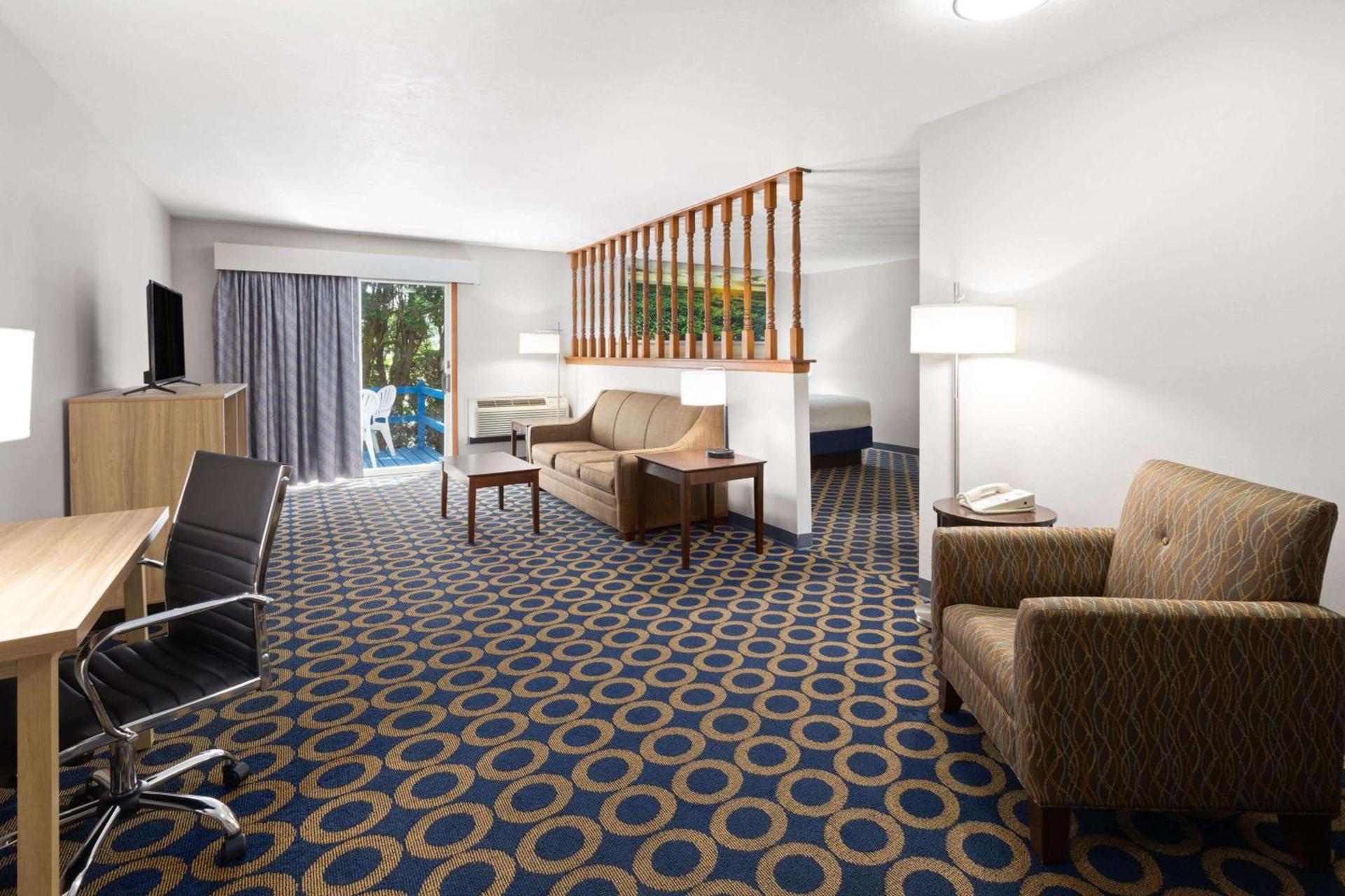 Days Inn by Wyndham Wauseon photo 18