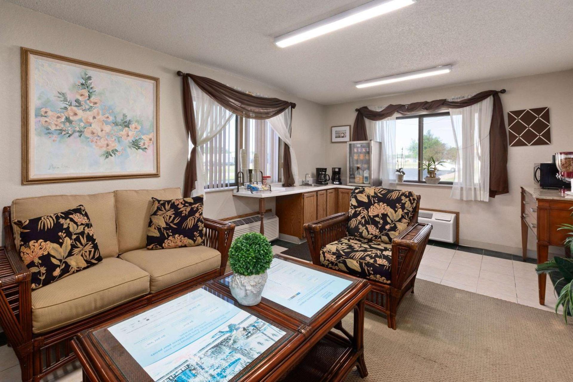 Travelodge by Wyndham Redwood Falls photo 6