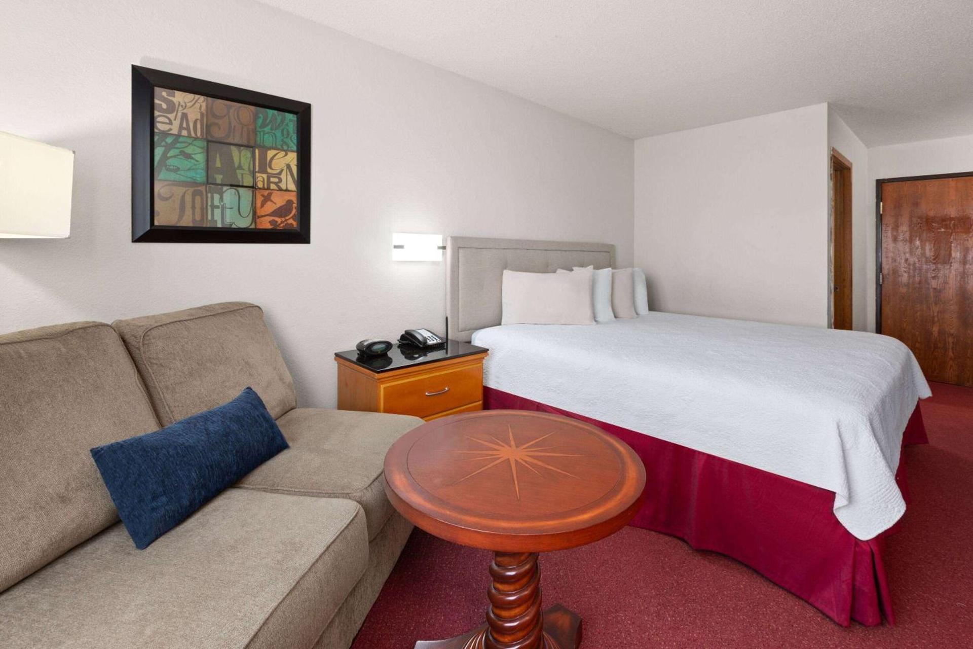 Travelodge by Wyndham Redwood Falls photo 19
