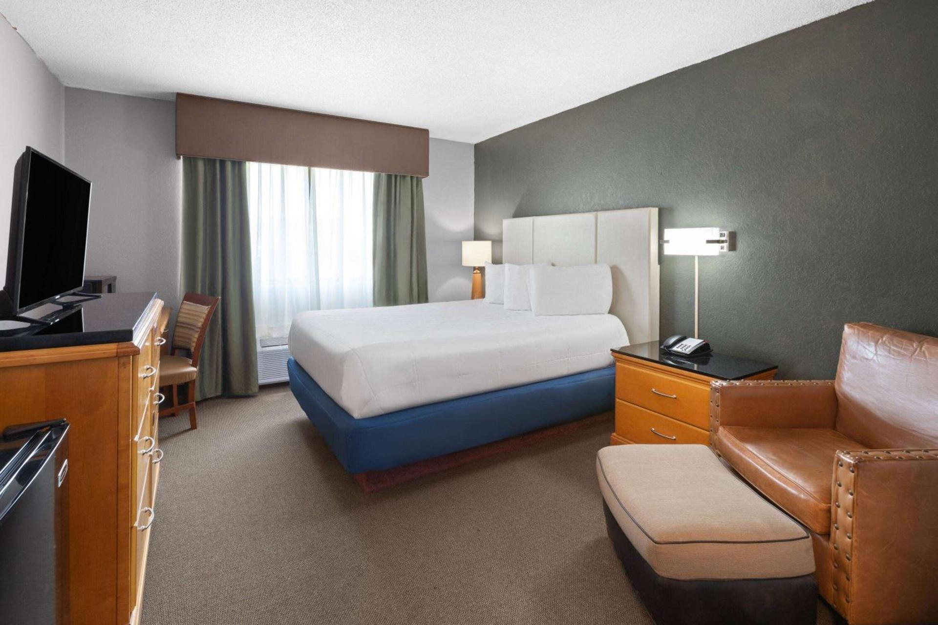 Travelodge by Wyndham Redwood Falls photo 23