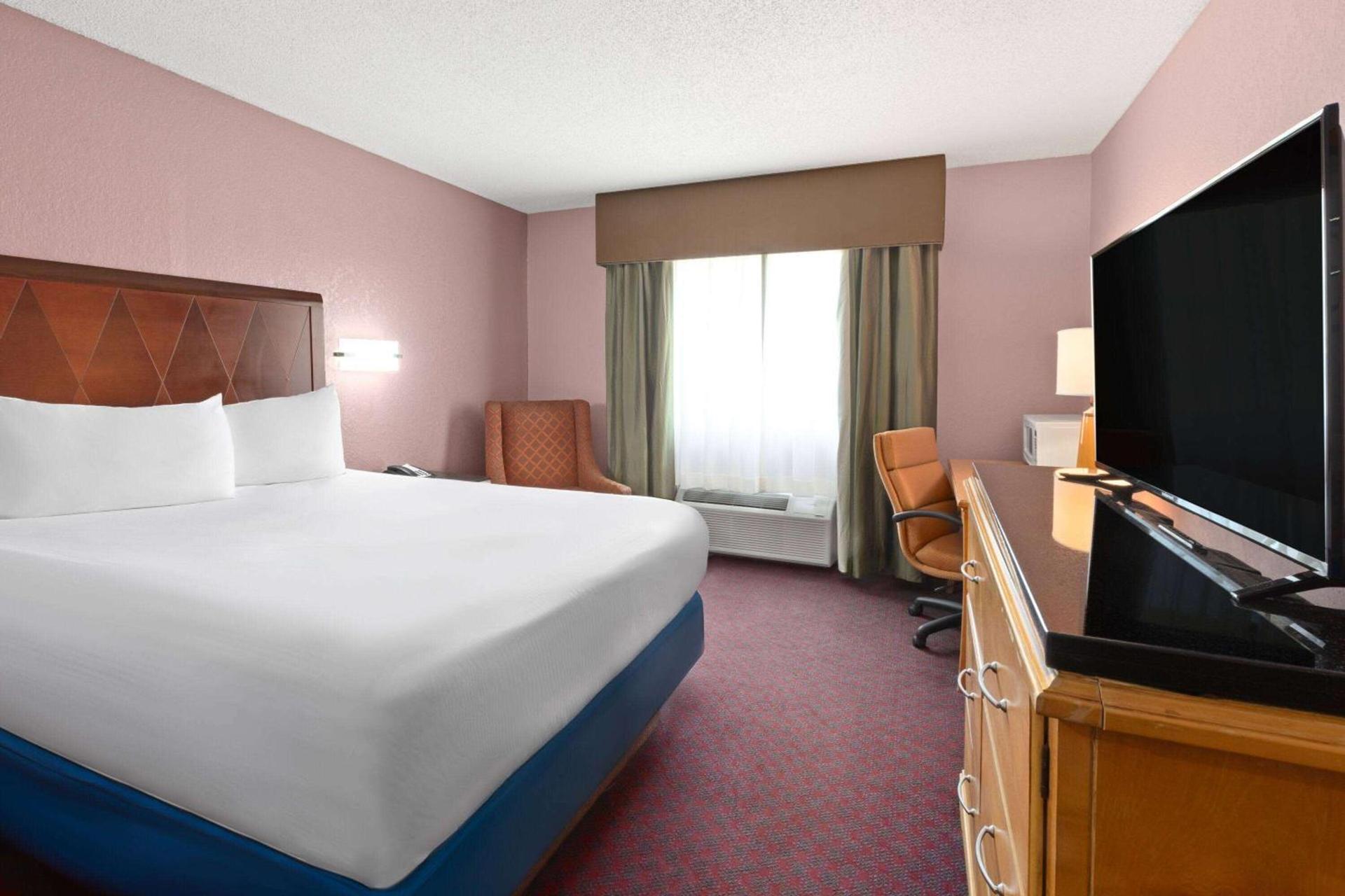 Travelodge by Wyndham Redwood Falls photo 20