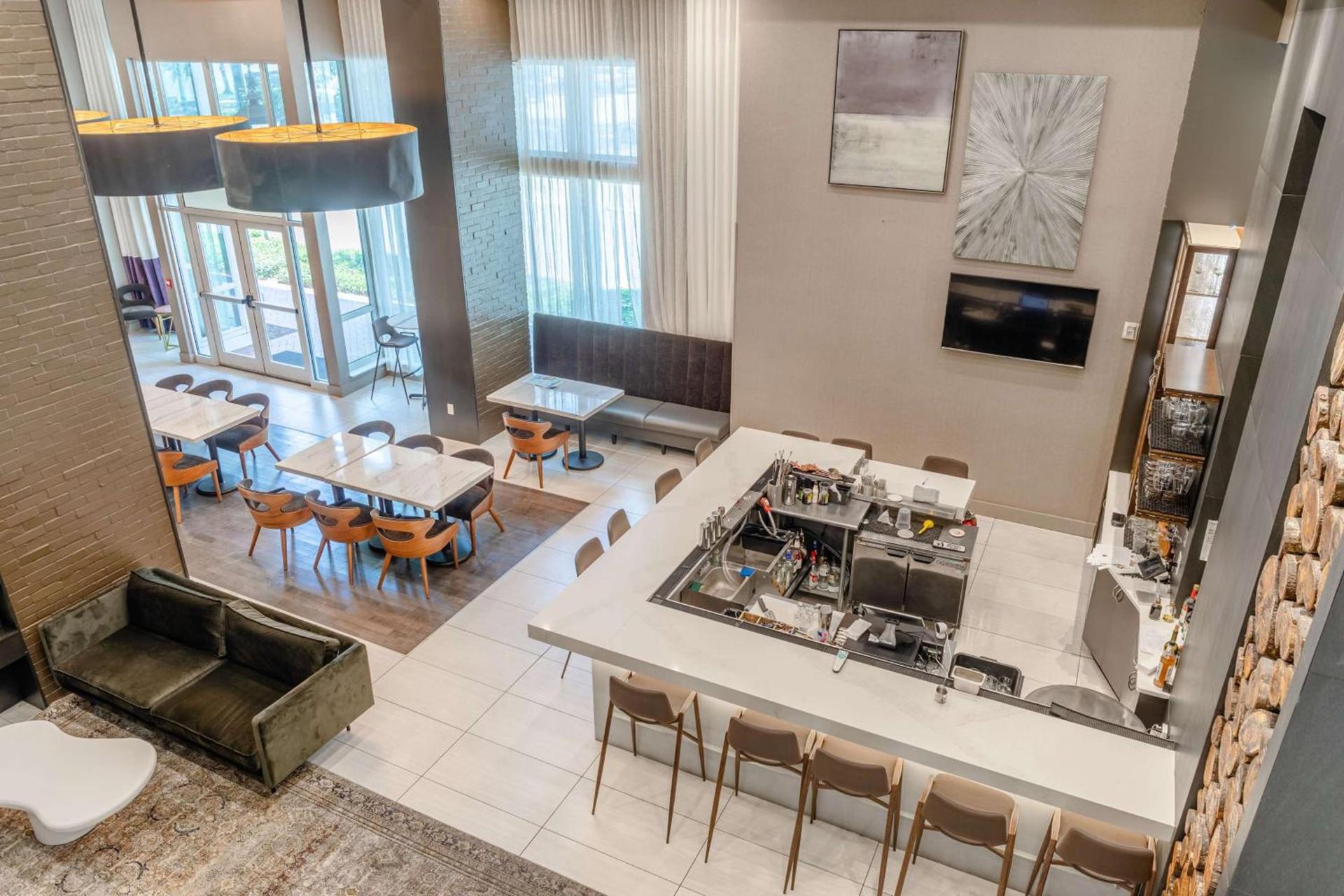 TRYP by Wyndham Savannah photo 11