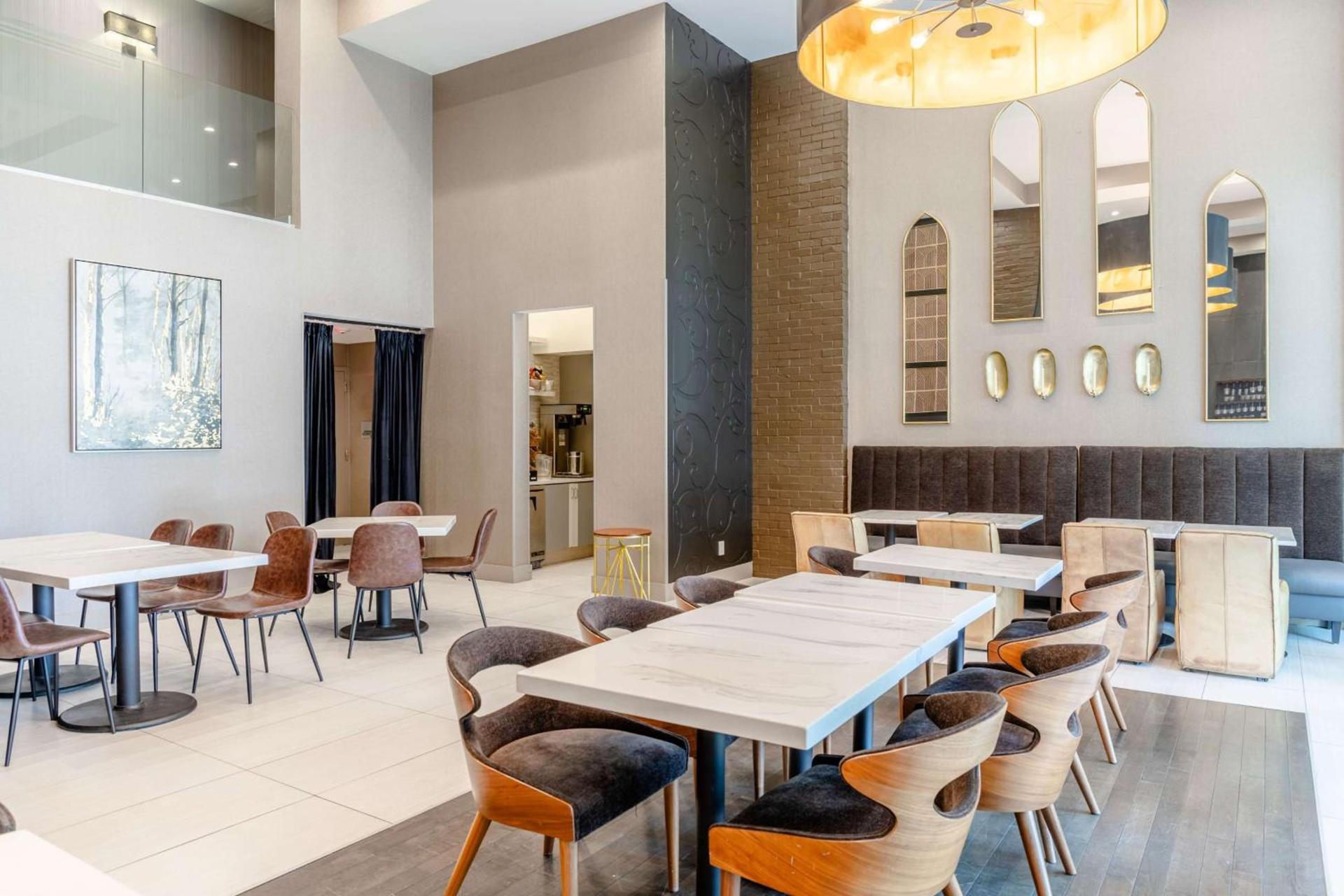 TRYP by Wyndham Savannah photo 22