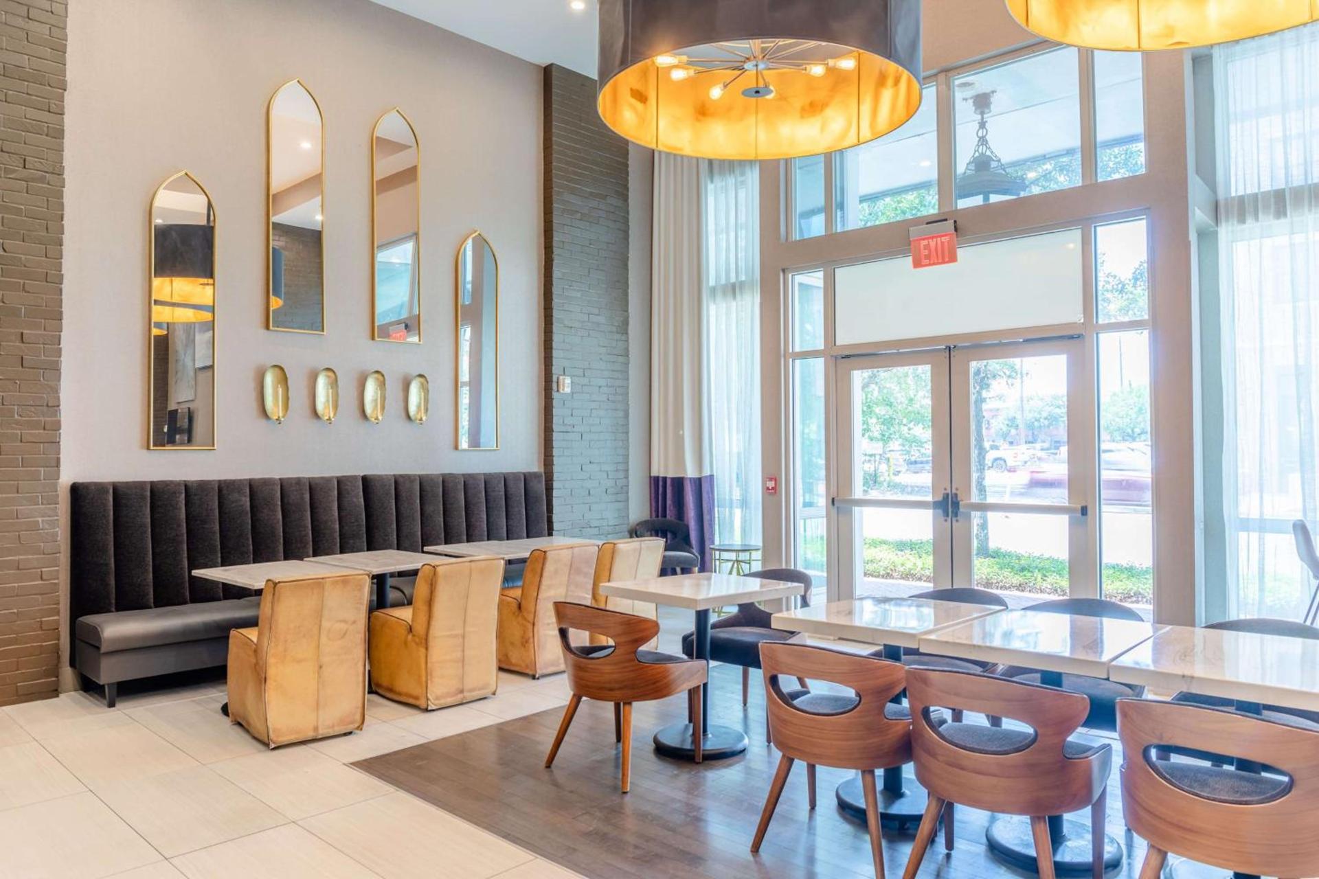 TRYP by Wyndham Savannah photo 23