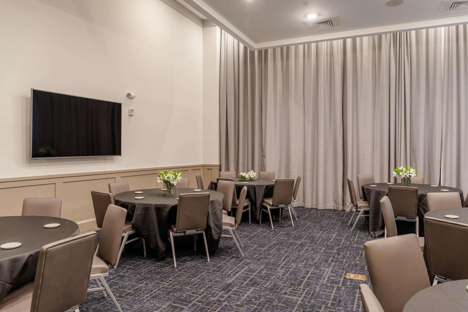 TRYP by Wyndham Savannah photo 29