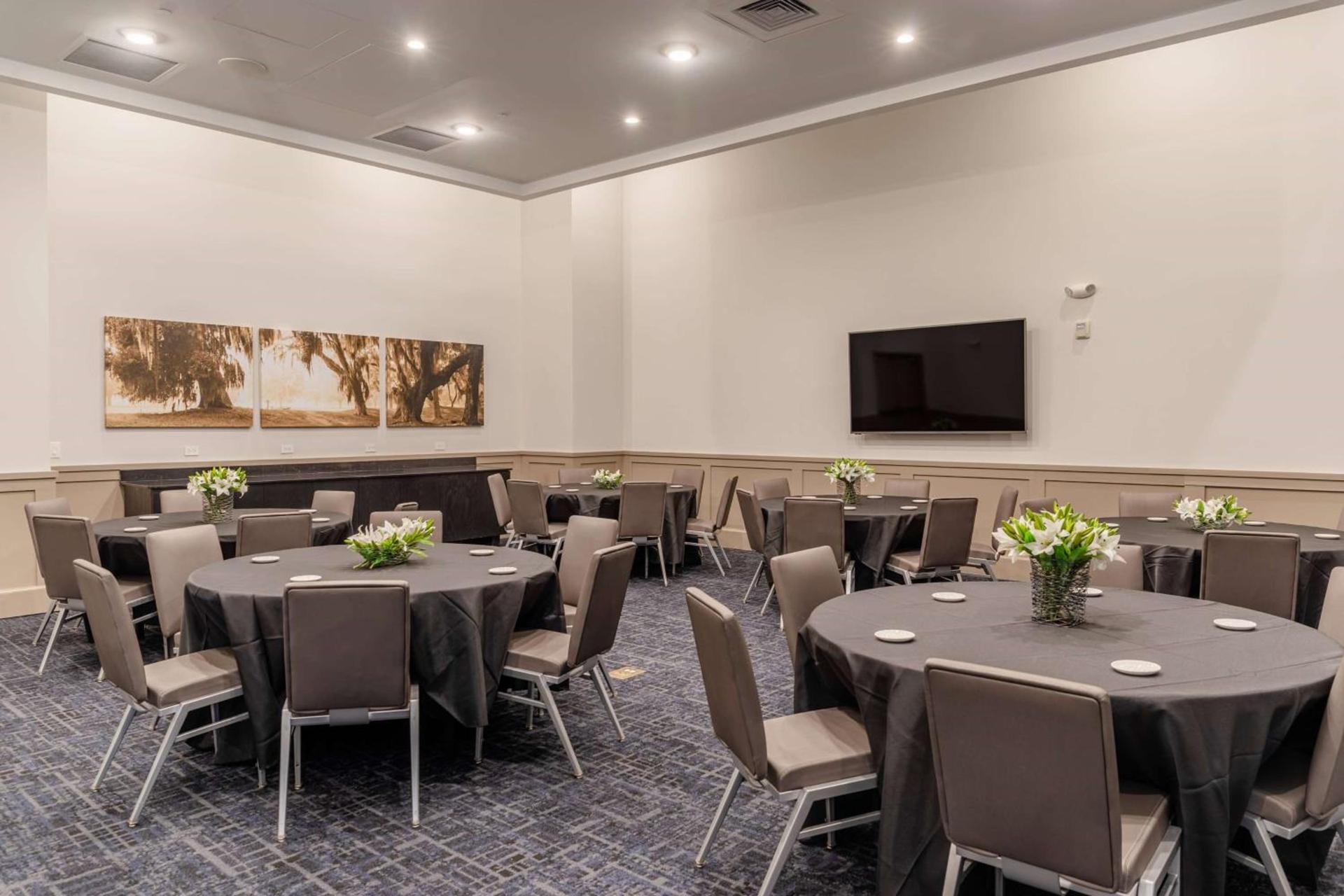 TRYP by Wyndham Savannah photo 28
