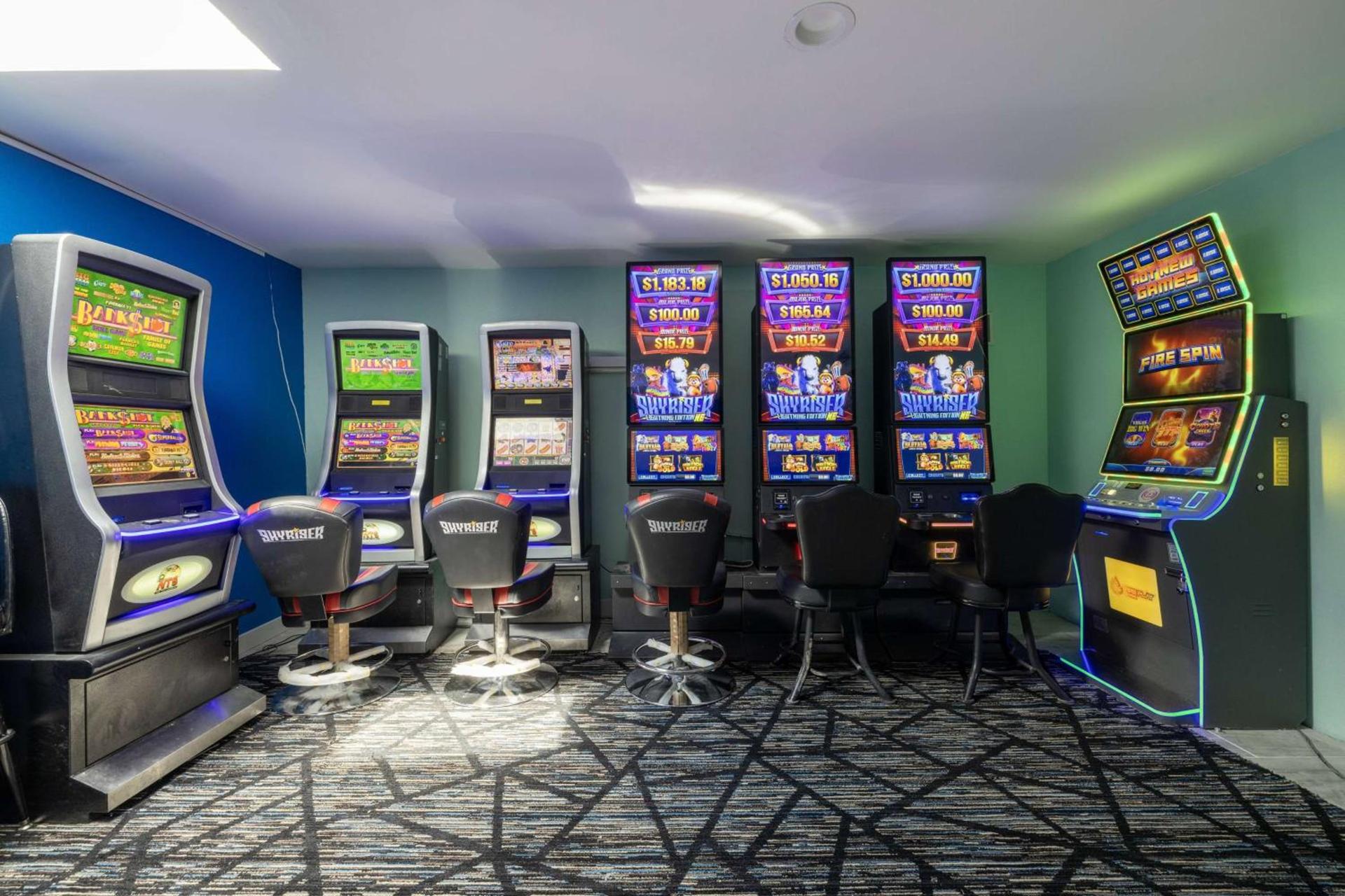 Super 8 by Wyndham Omaha SW photo 35