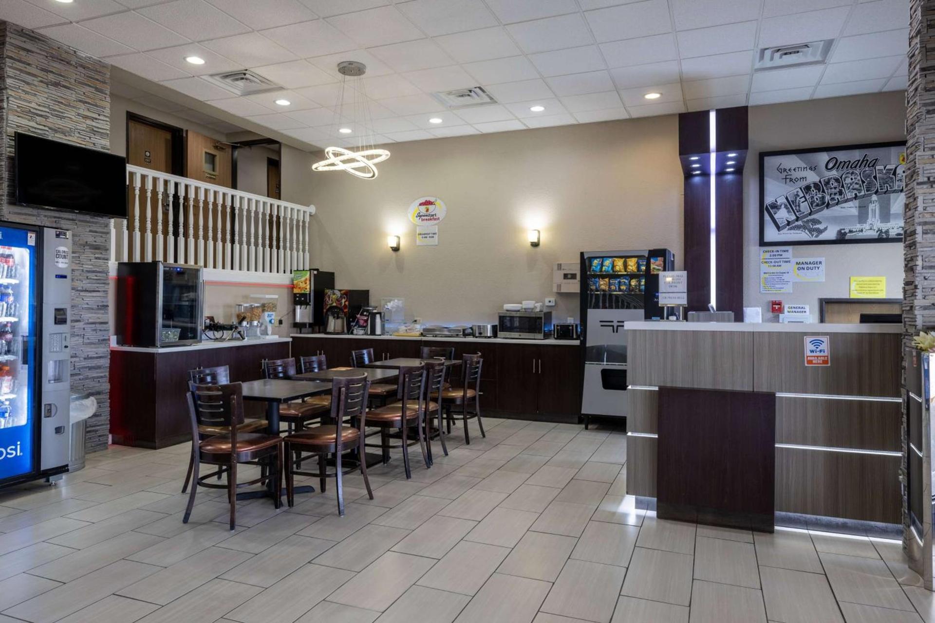 Super 8 by Wyndham Omaha SW photo 34