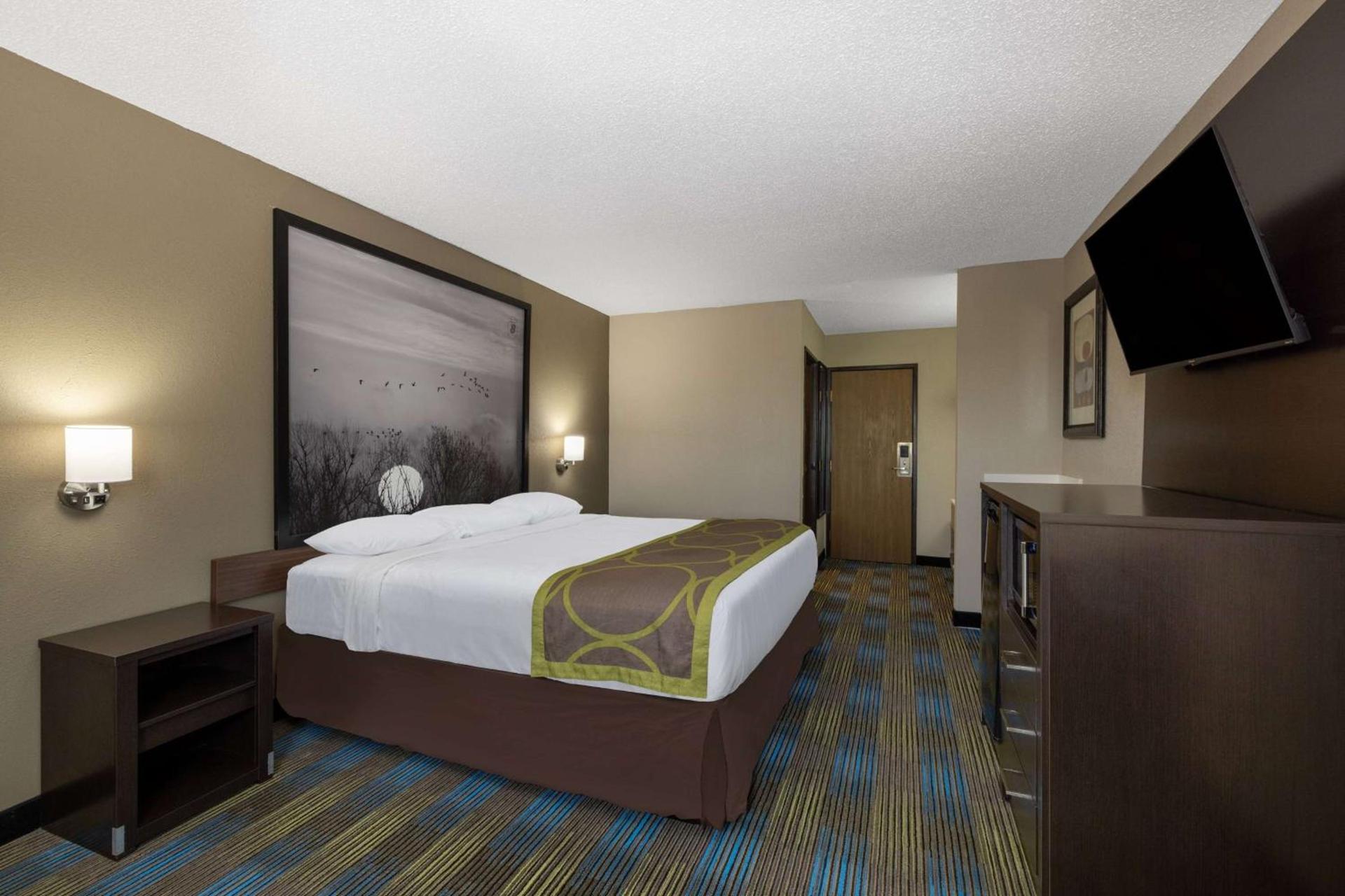 Super 8 by Wyndham Omaha SW photo 39
