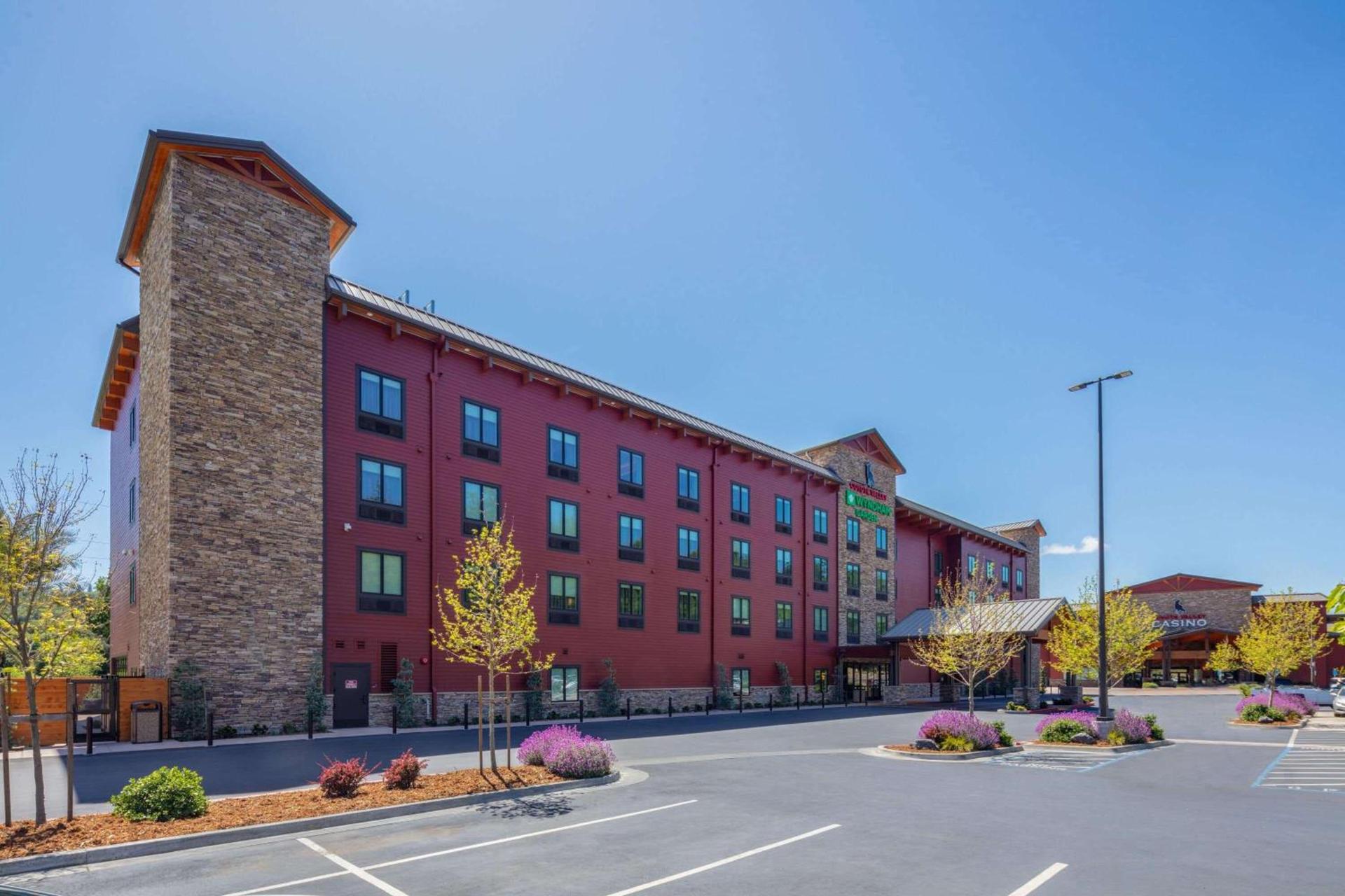 Wyndham Garden Redwood Valley - Ukiah photo 1