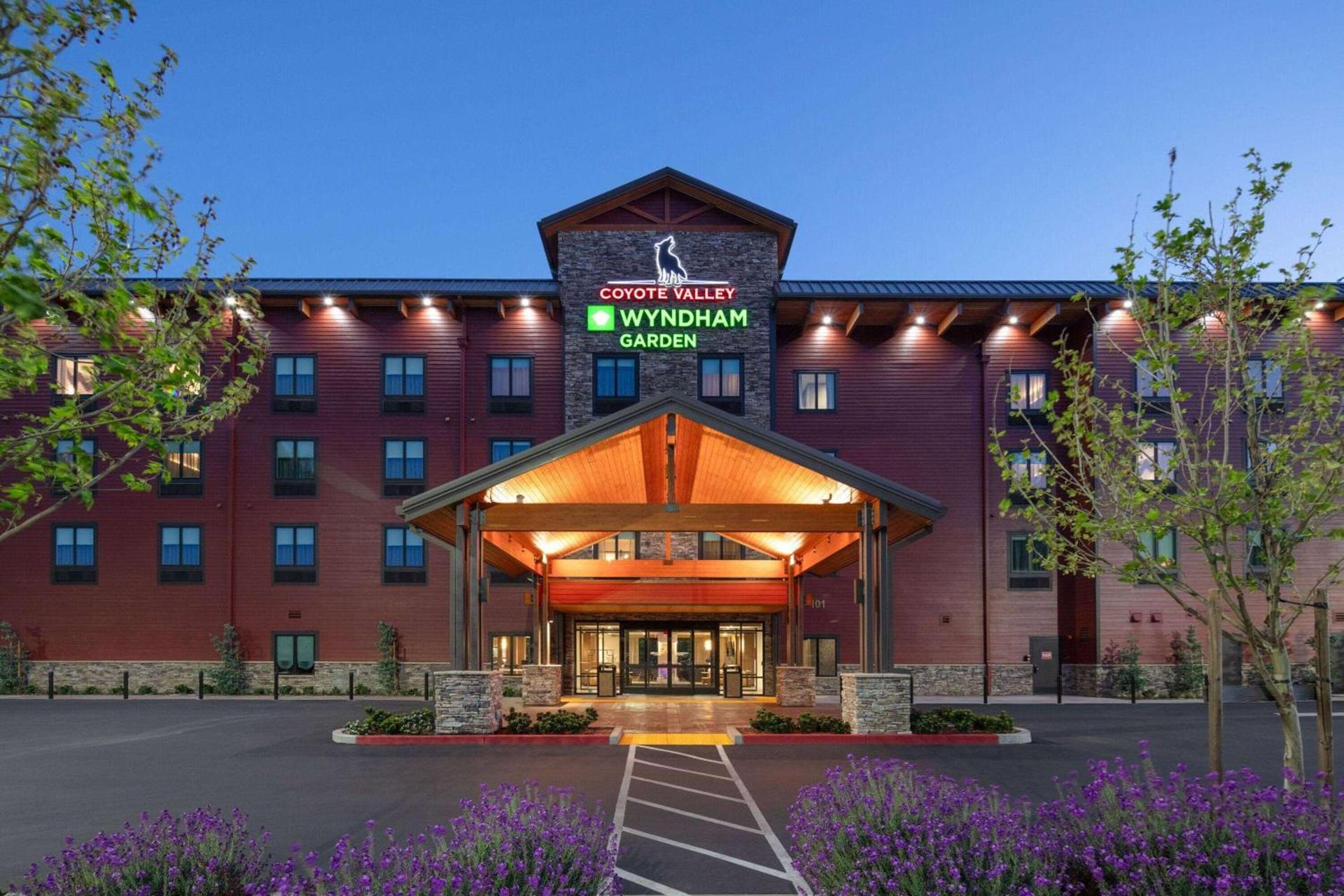 Wyndham Garden Redwood Valley - Ukiah photo 2
