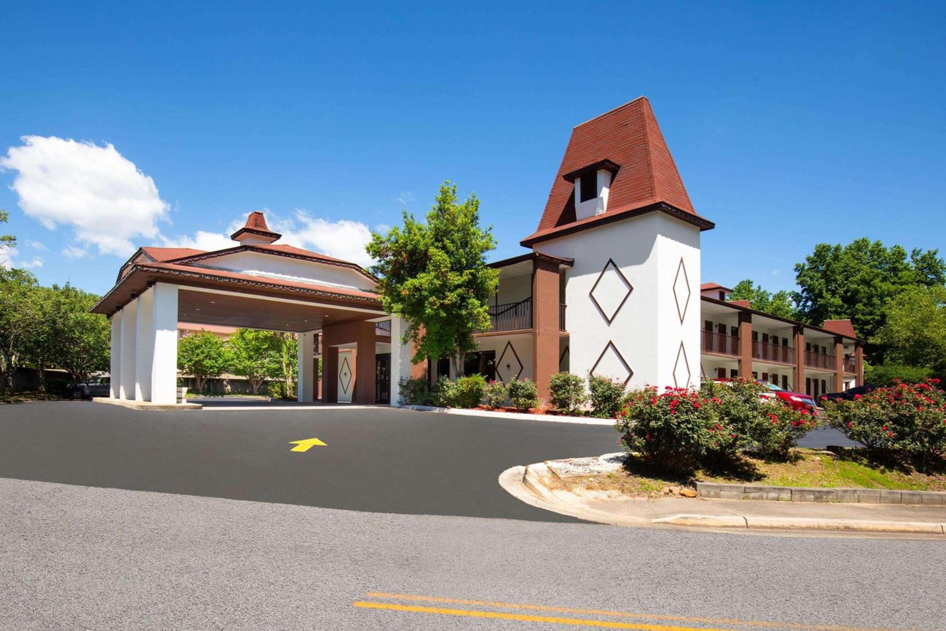 Days Inn by Wyndham Helen photo 3