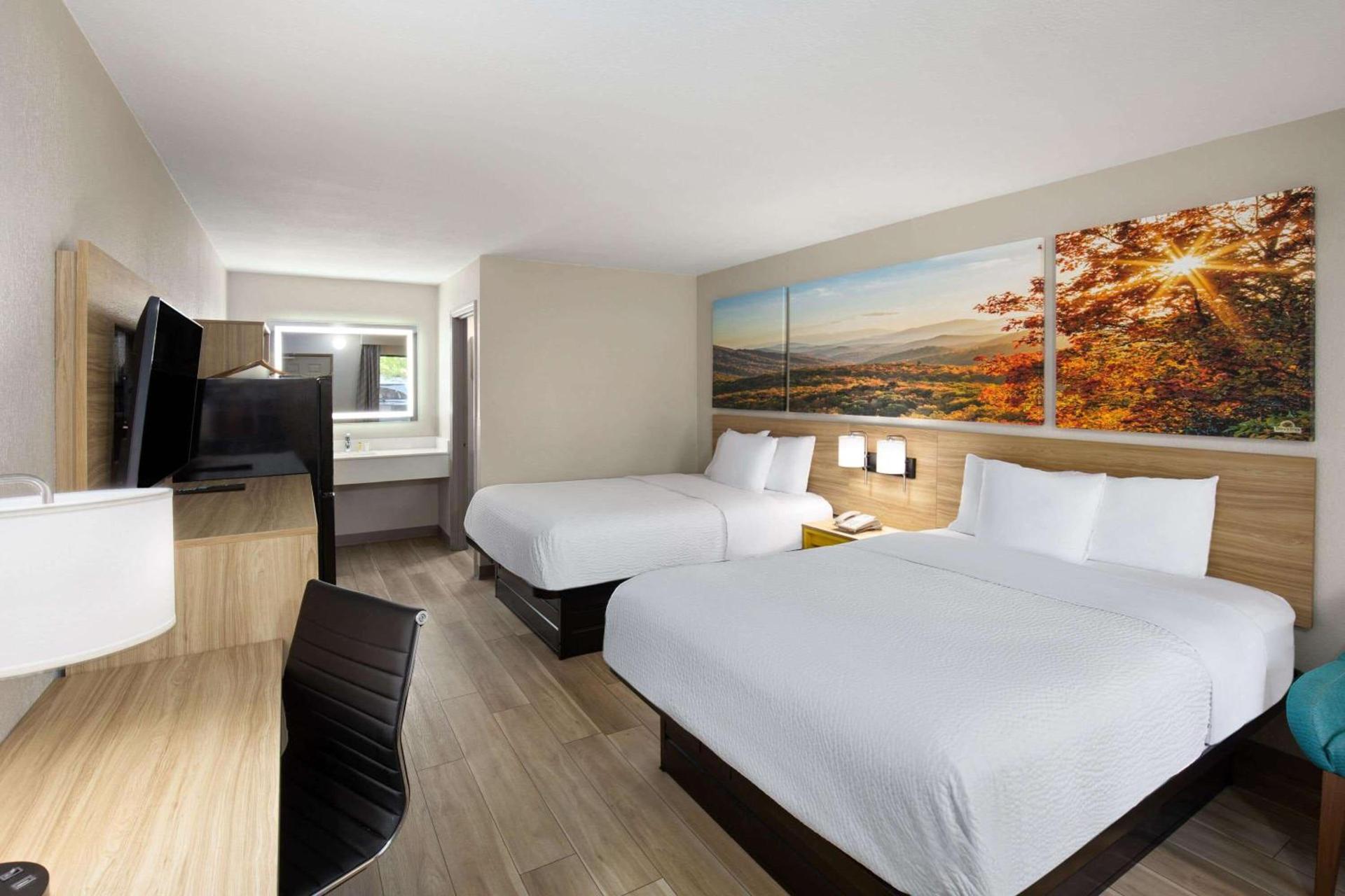 Days Inn by Wyndham Helen photo 19