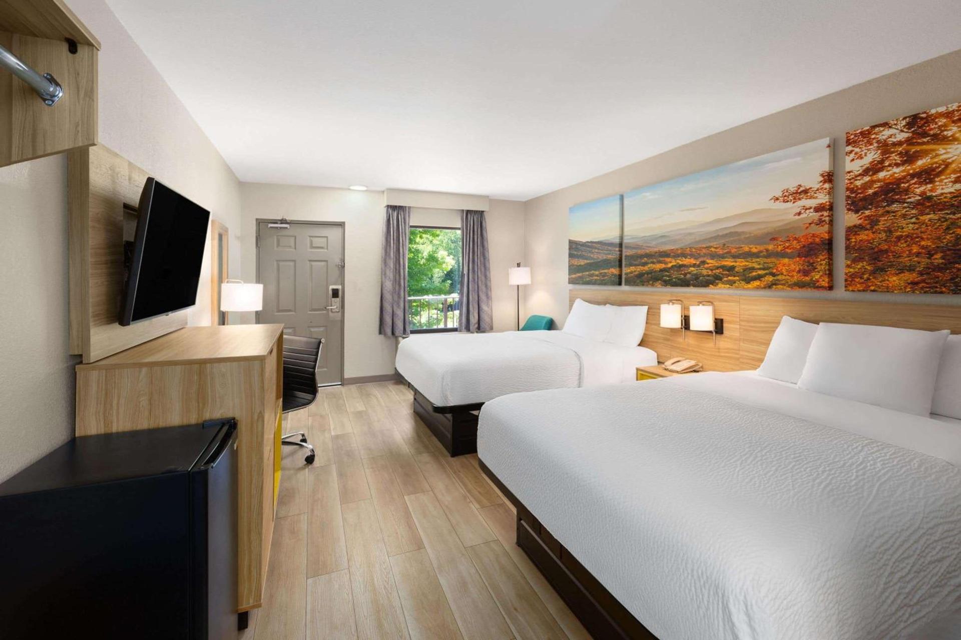 Days Inn by Wyndham Helen photo 23