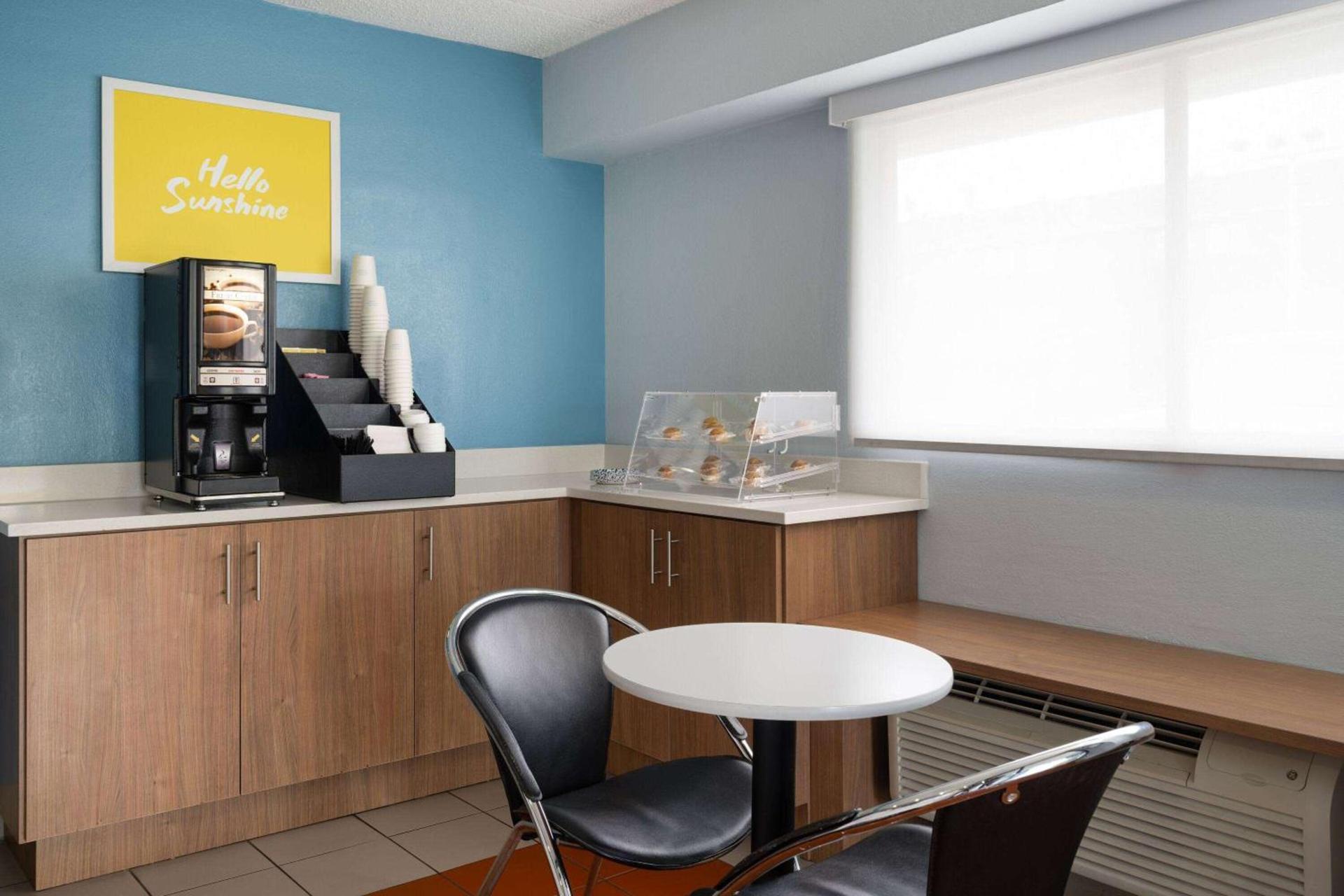 Days Inn by Wyndham Columbus Worthington photo 5