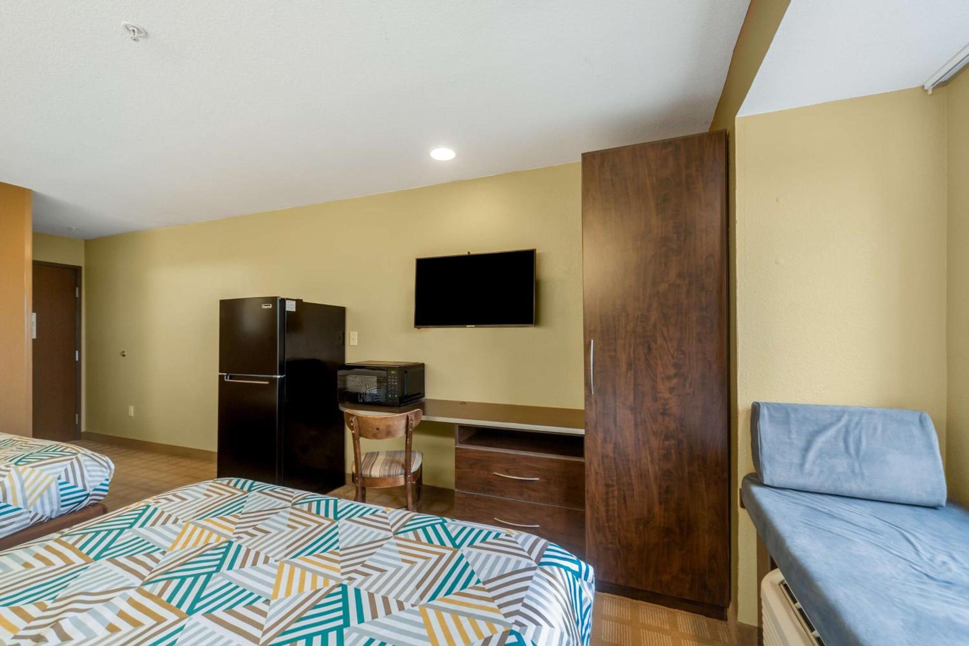 Studio 6 Suites Breaux Bridge, LA photo 9