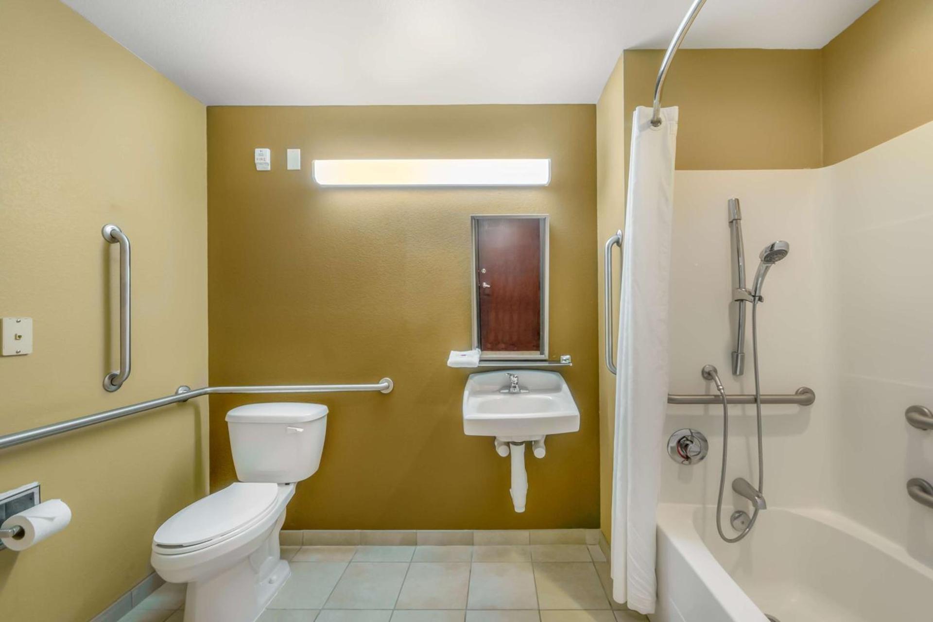 Studio 6 Suites Breaux Bridge, LA photo 14