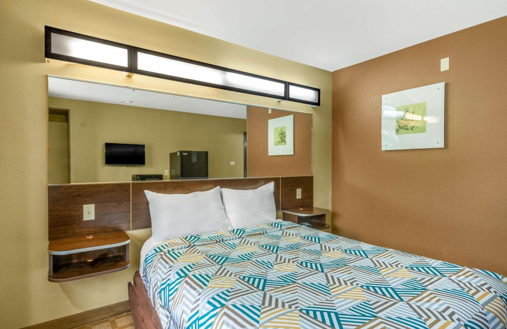 Studio 6 Suites Breaux Bridge, LA photo 20