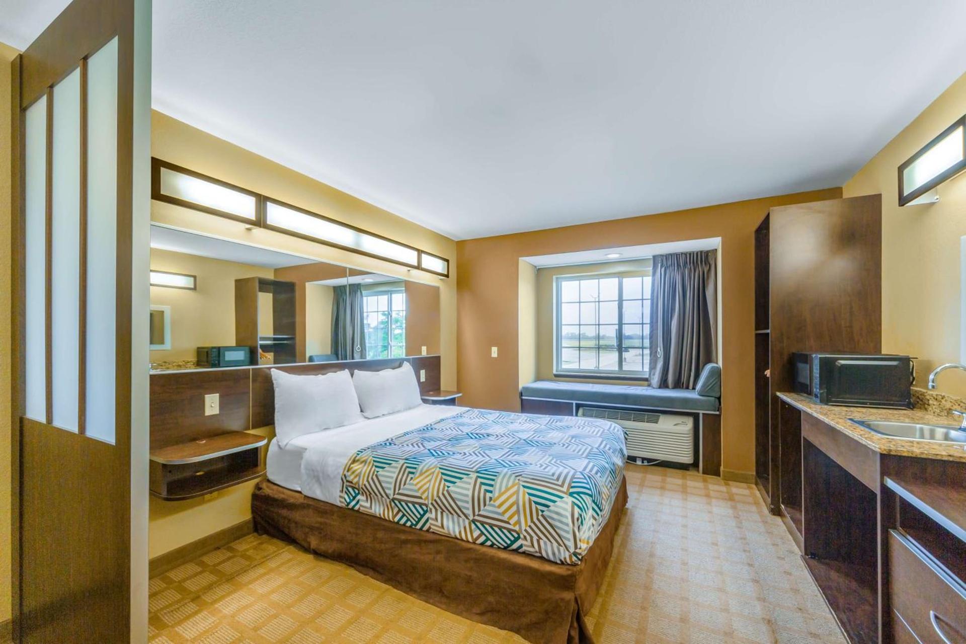 Studio 6 Suites Breaux Bridge, LA photo 21