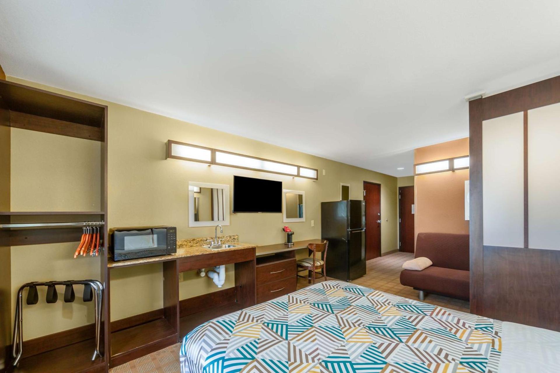 Studio 6 Suites Breaux Bridge, LA photo 22