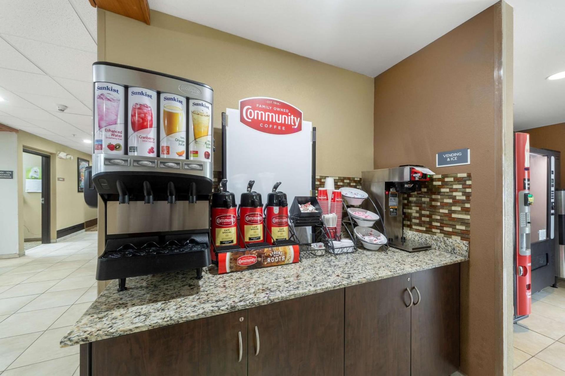 Studio 6 Suites Breaux Bridge, LA photo 32