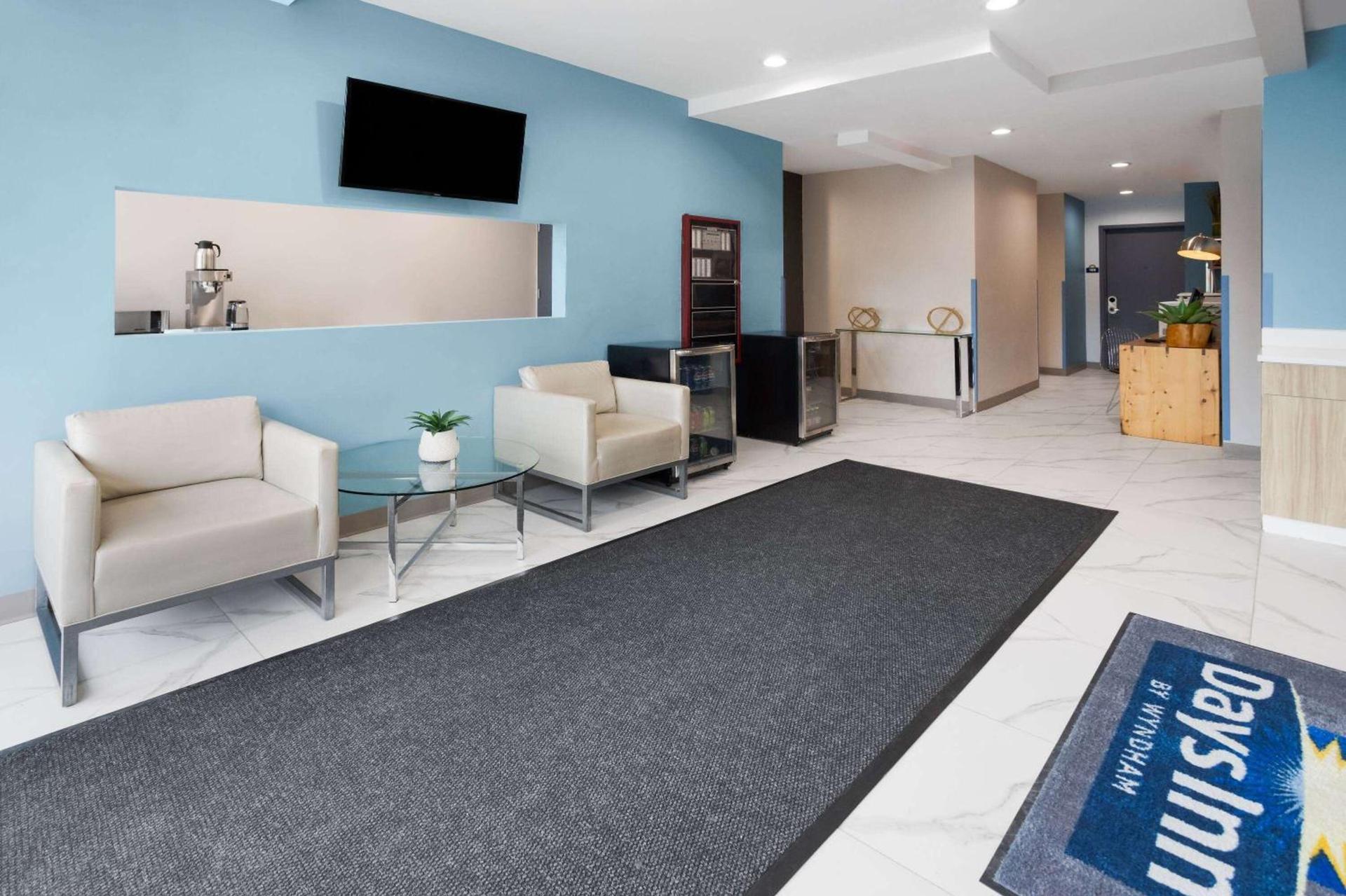 Days Inn by Wyndham Staten Island photo 9
