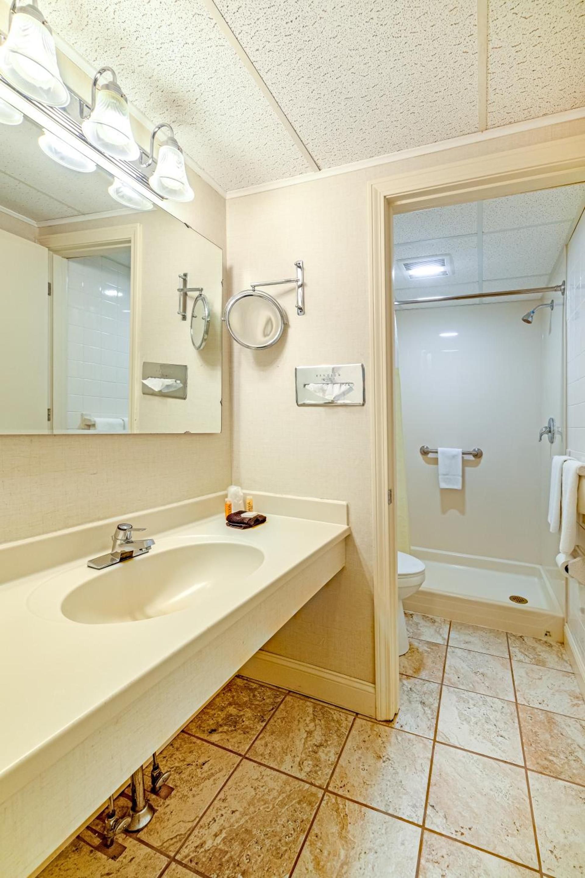 Town & Country Inn & Resort photo 37