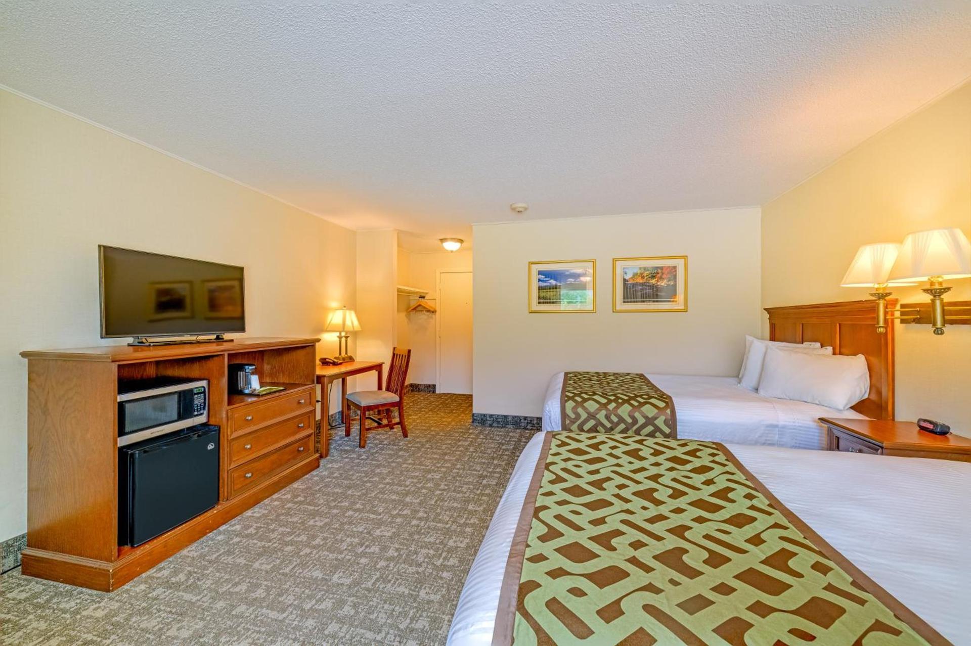 Town & Country Inn & Resort photo 46