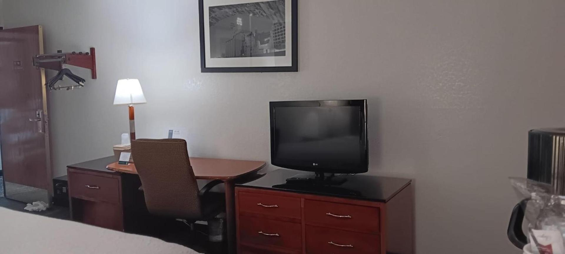 Quality Inn St Paul-Minneapolis-Midway photo 14