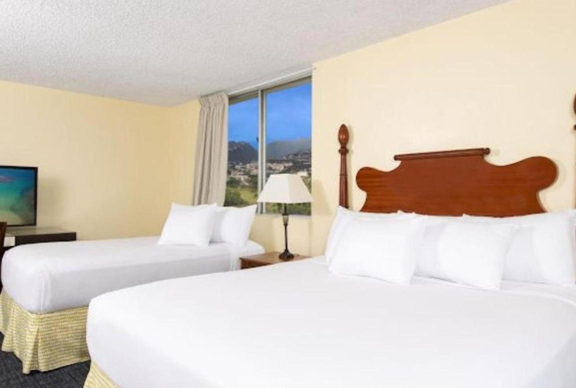 Ohia Waikiki Studio Suites photo 36