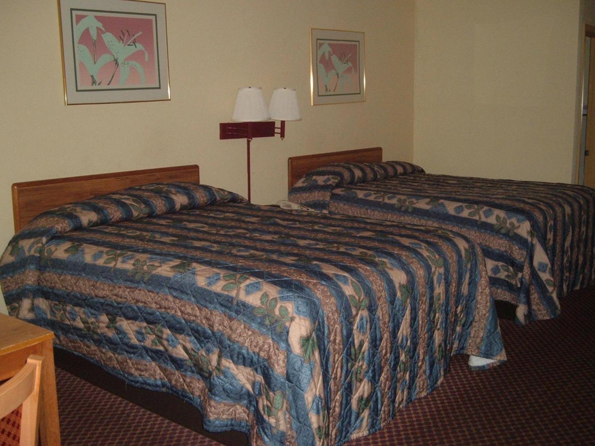 Super 8 by Wyndham Laurel photo 28