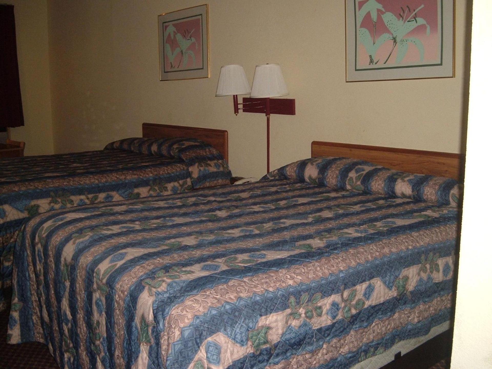 Super 8 by Wyndham Laurel photo 29