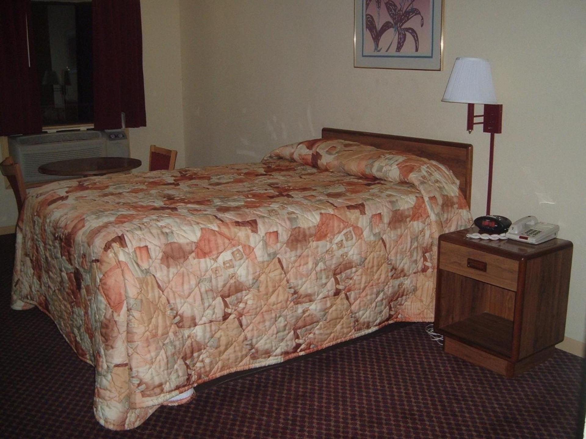 Super 8 by Wyndham Laurel photo 32