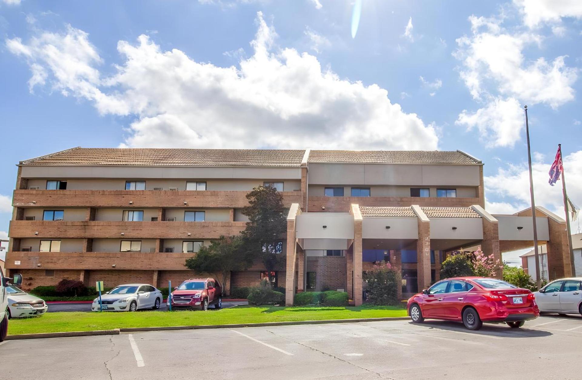 Tulsa Square Hotel Central, I-44 By OYO photo 2