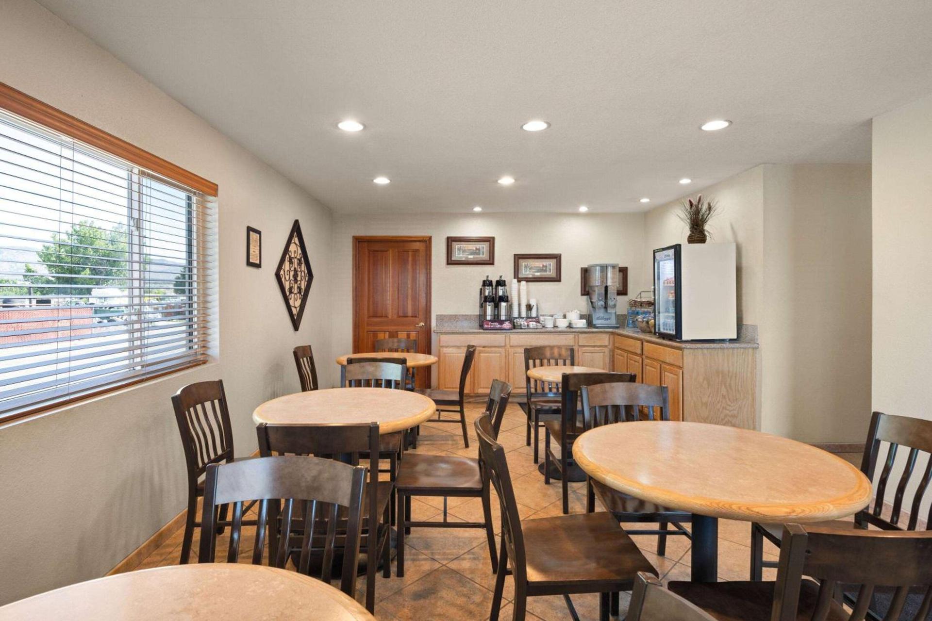 Super 8 by Wyndham Susanville photo 75